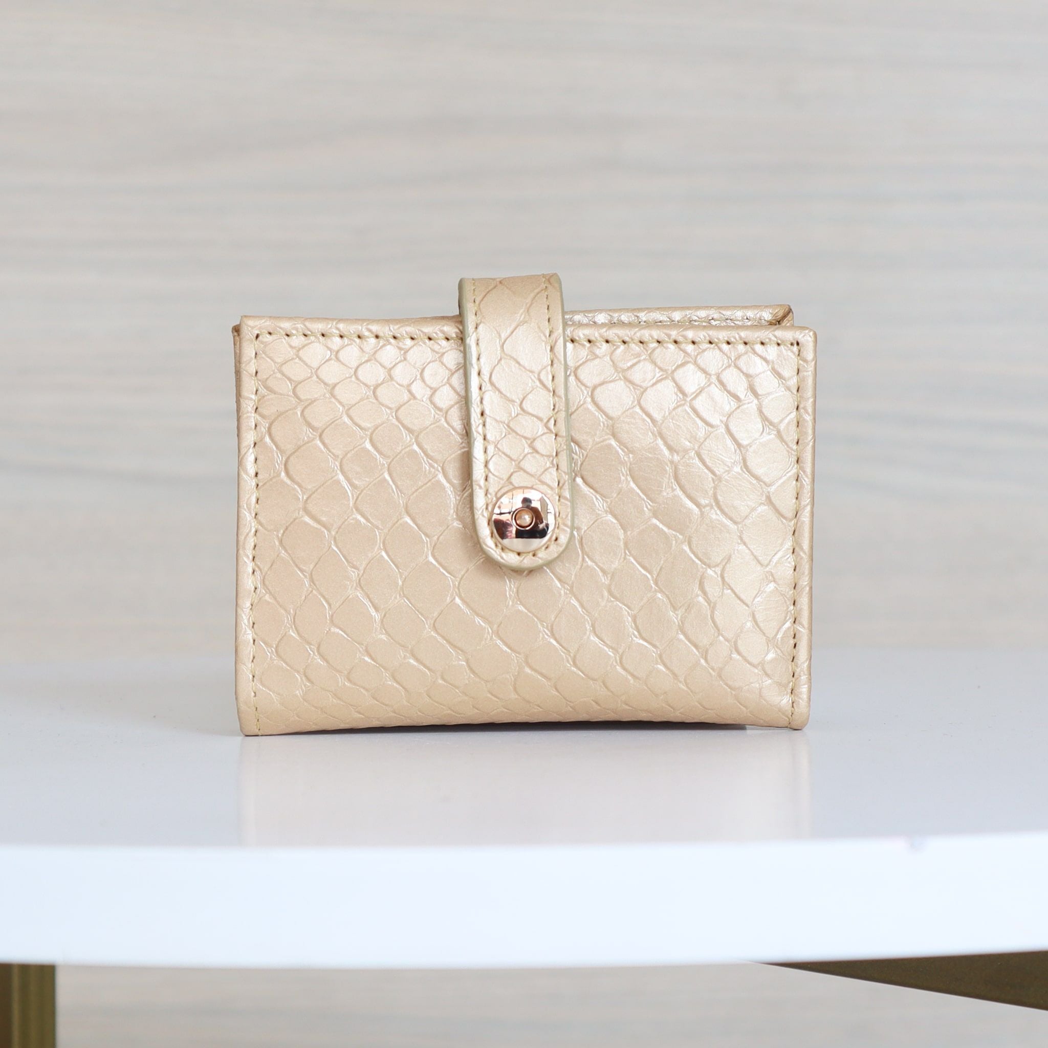 Billetera pequeña dorado cuero para mujer BI-T97