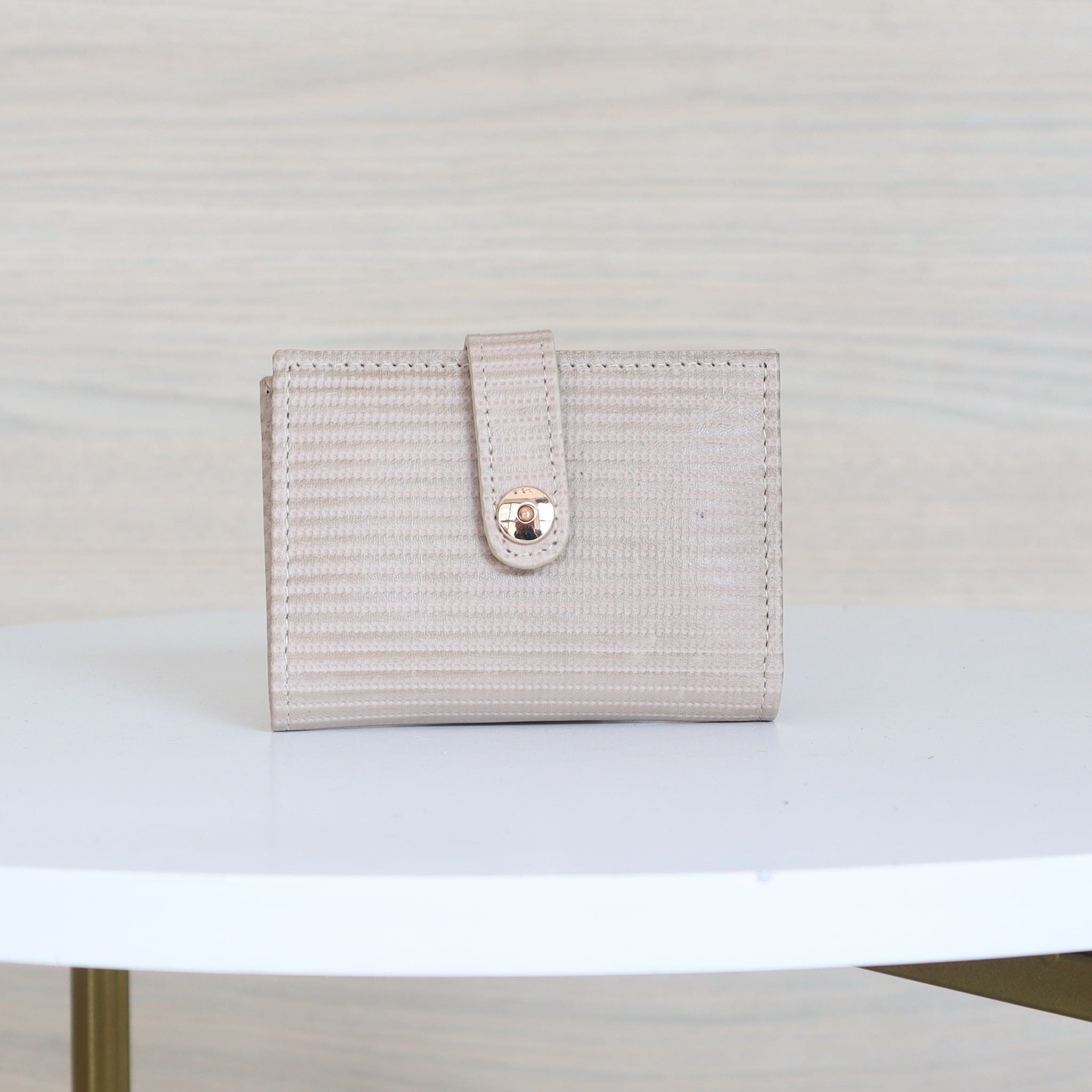 Billetera pequeña taupe cuero para mujer BI-T97