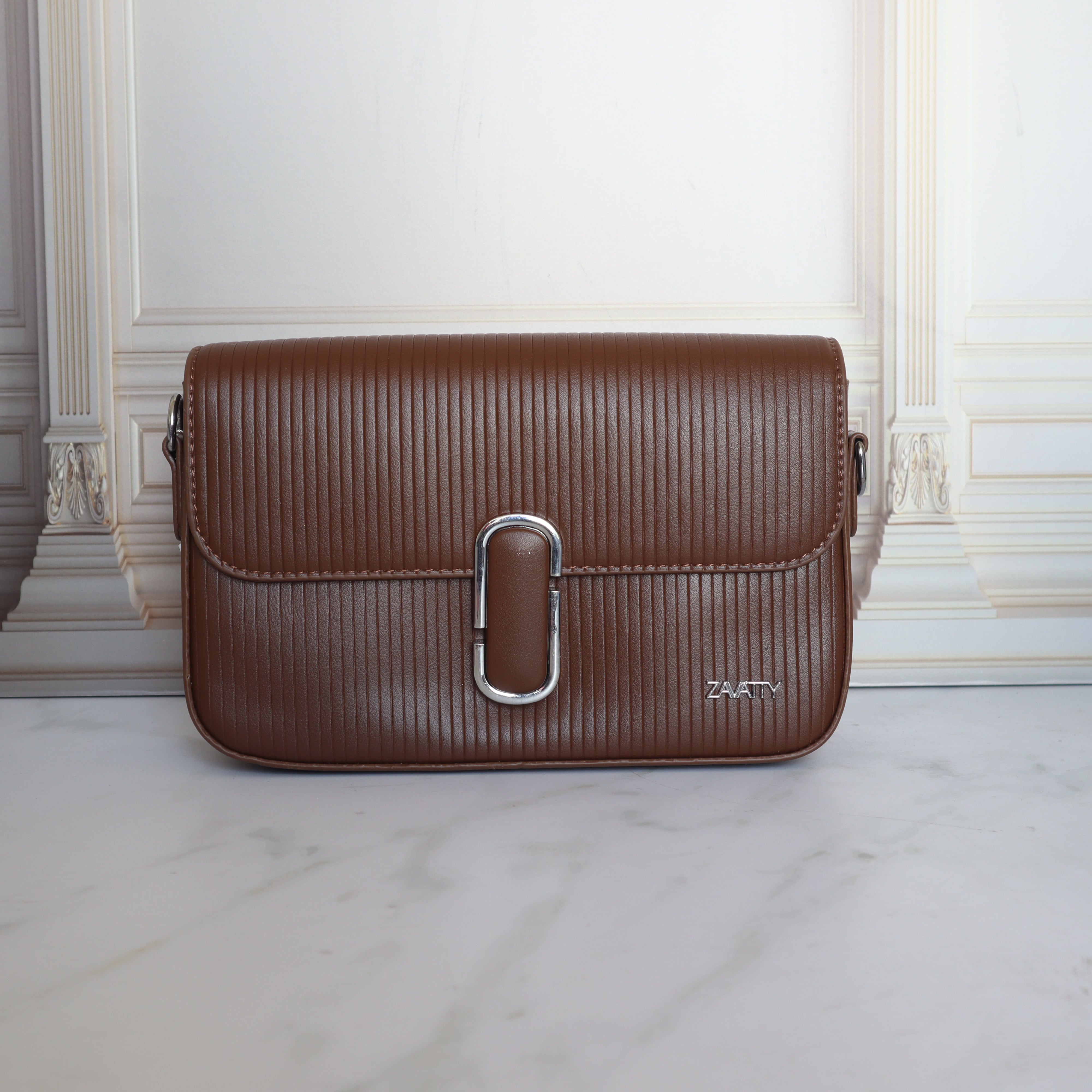 Bolso pequeño cafe para mujer BOLZ2473