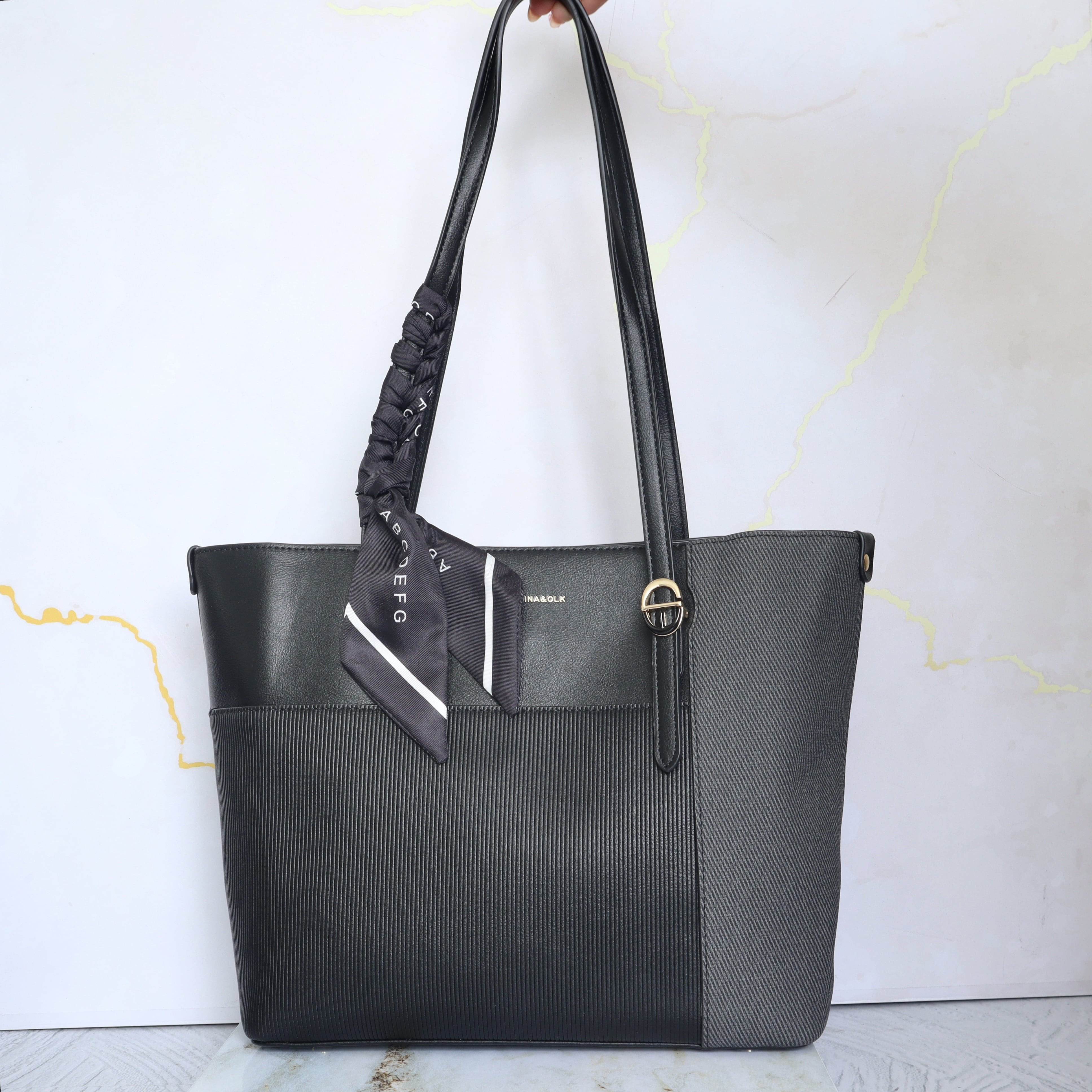 Bolso negro para mujer BOLZ7273