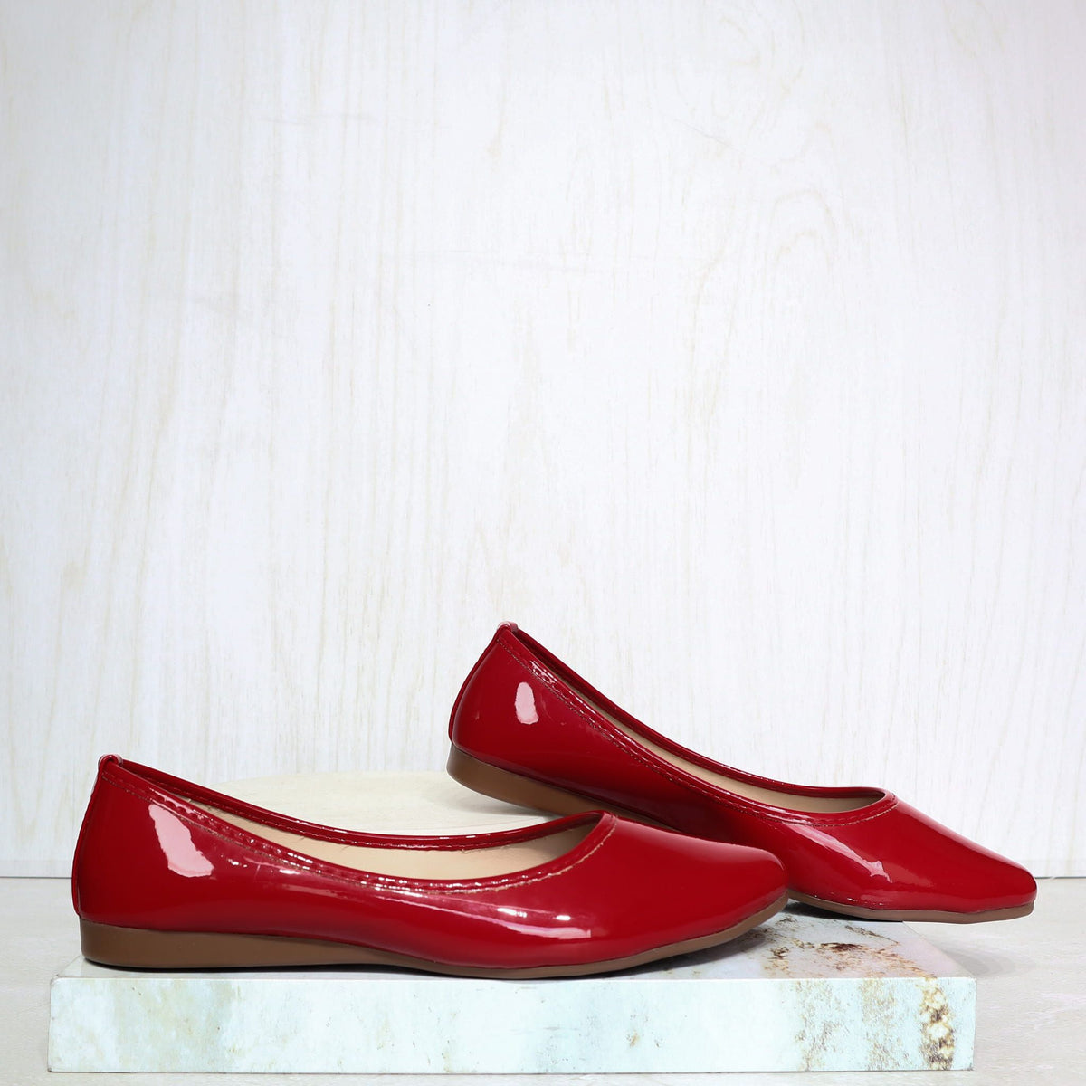 Baleta cerrada rojo charol para mujer 7100-Z506