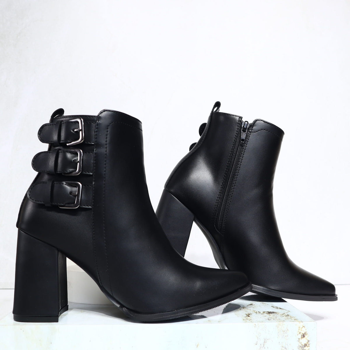 Botin tacon 5 1/2 negro para mujer 2660-Z22