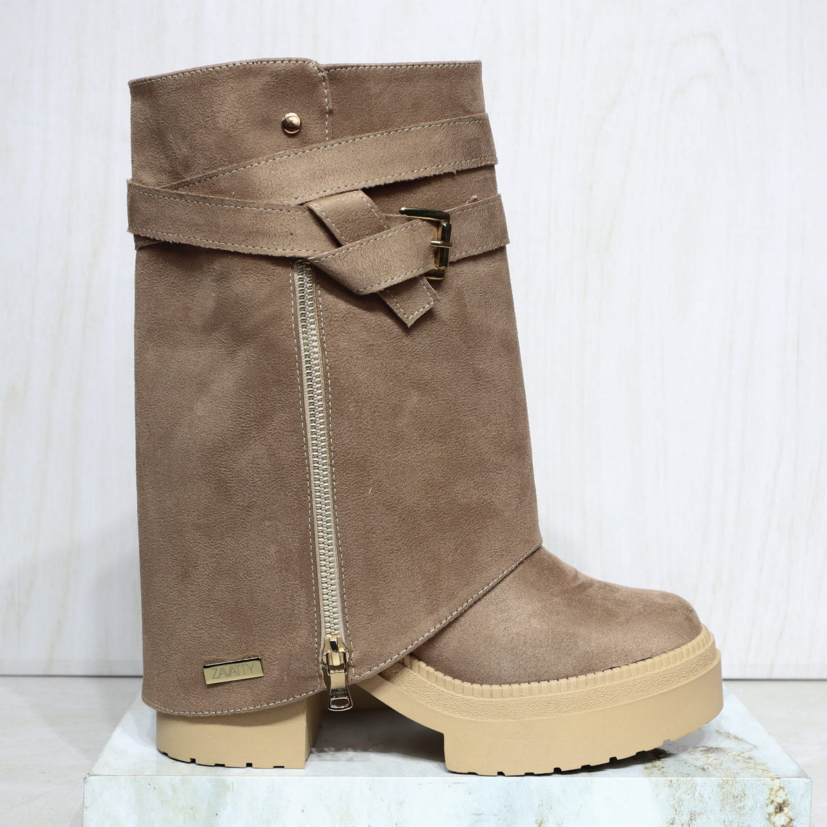 Bota cuadrada arena para mujer 26103-Z22