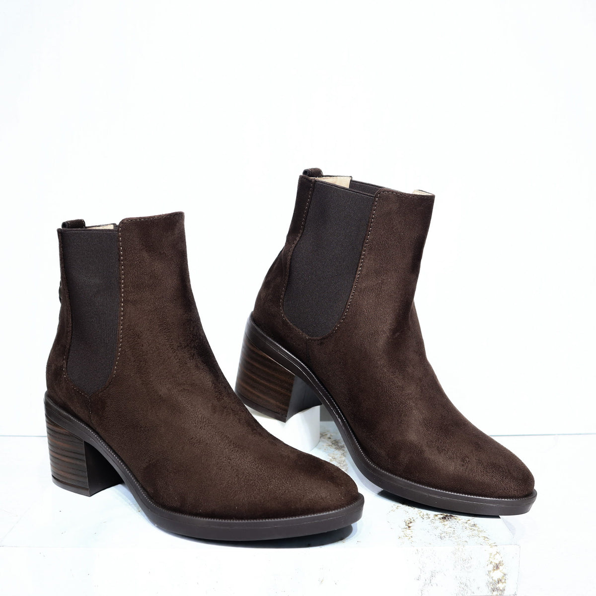 Botin tacon 5 1/2 cafe para mujer 26107-Z22