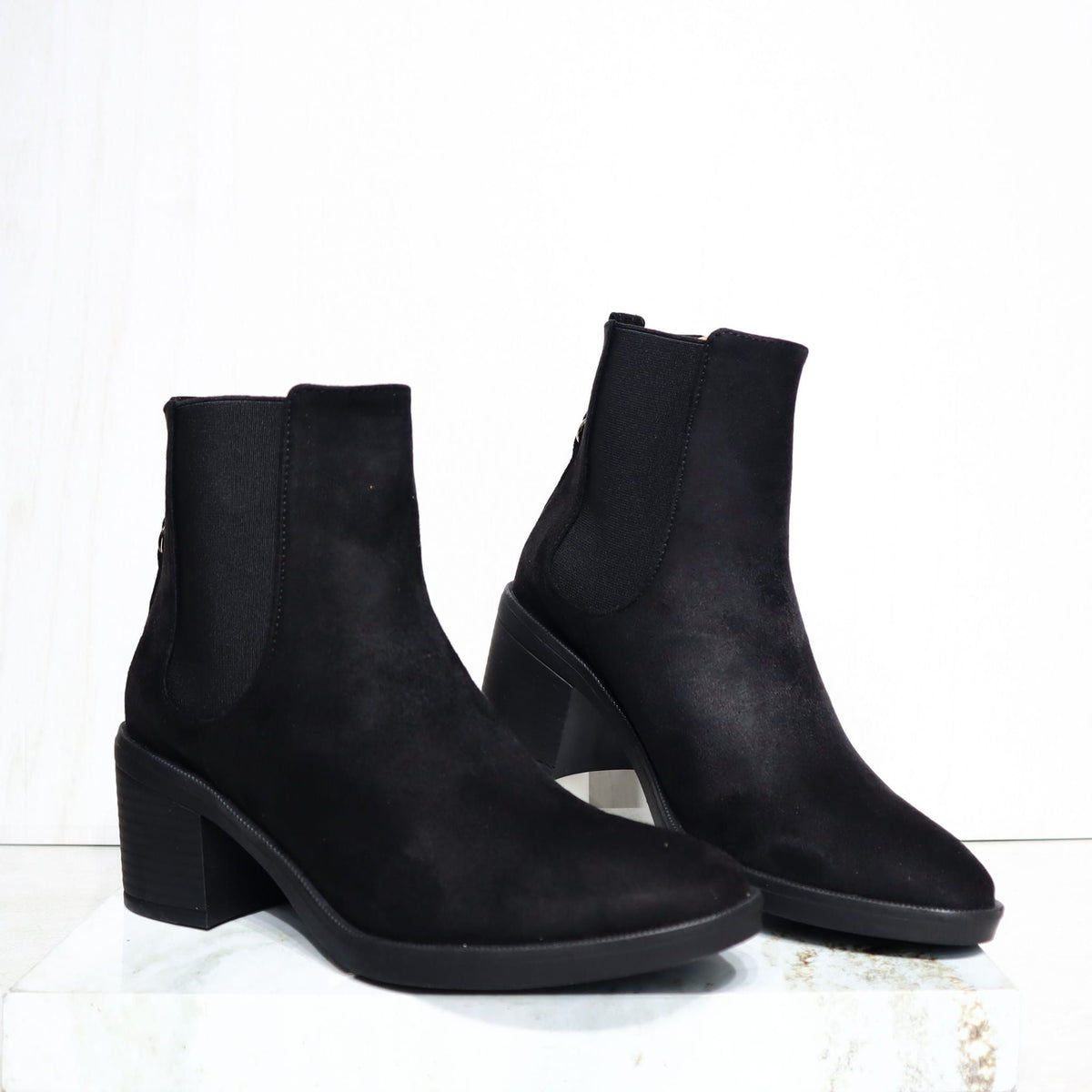 Botin tacon 5 1/2 negro para mujer 26107-Z22