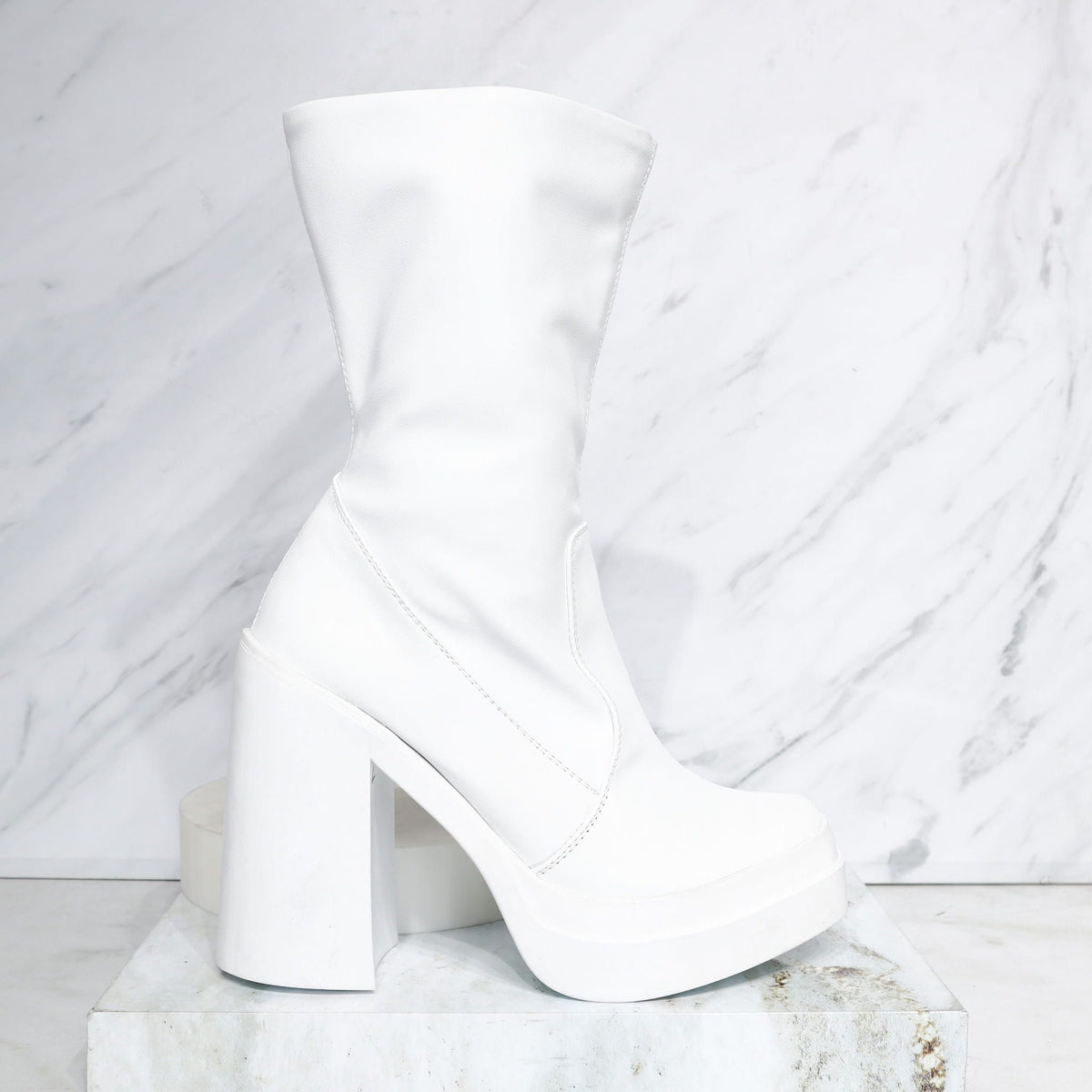 Botin tacon 5 1/2 blanco para mujer 5080-Z279