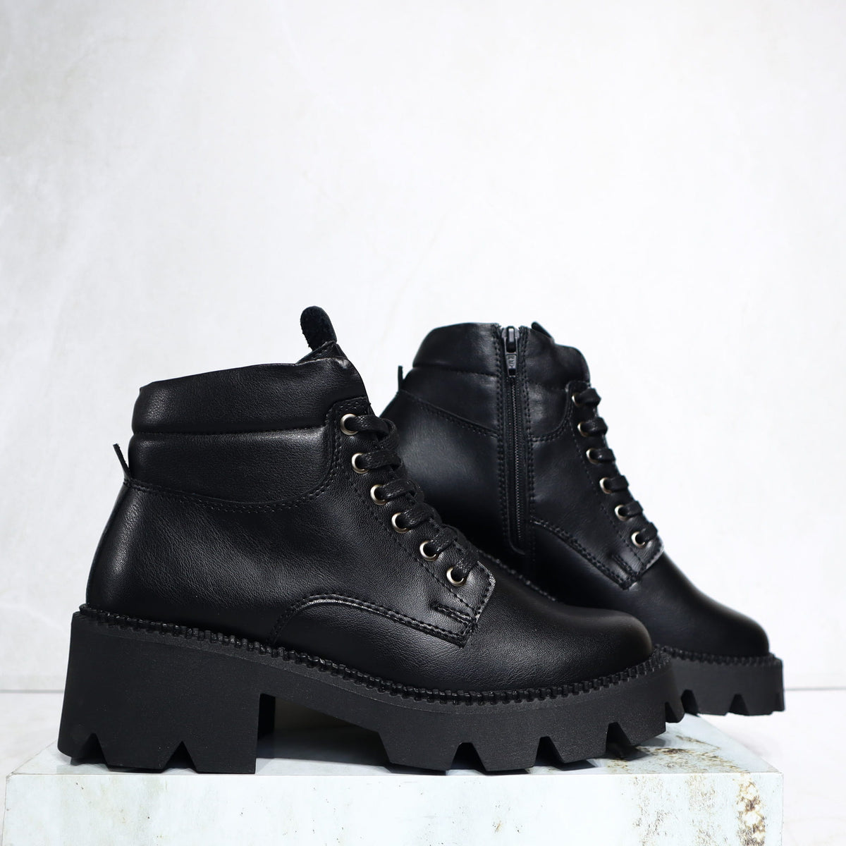 Botin negro para mujer B6317-Z807