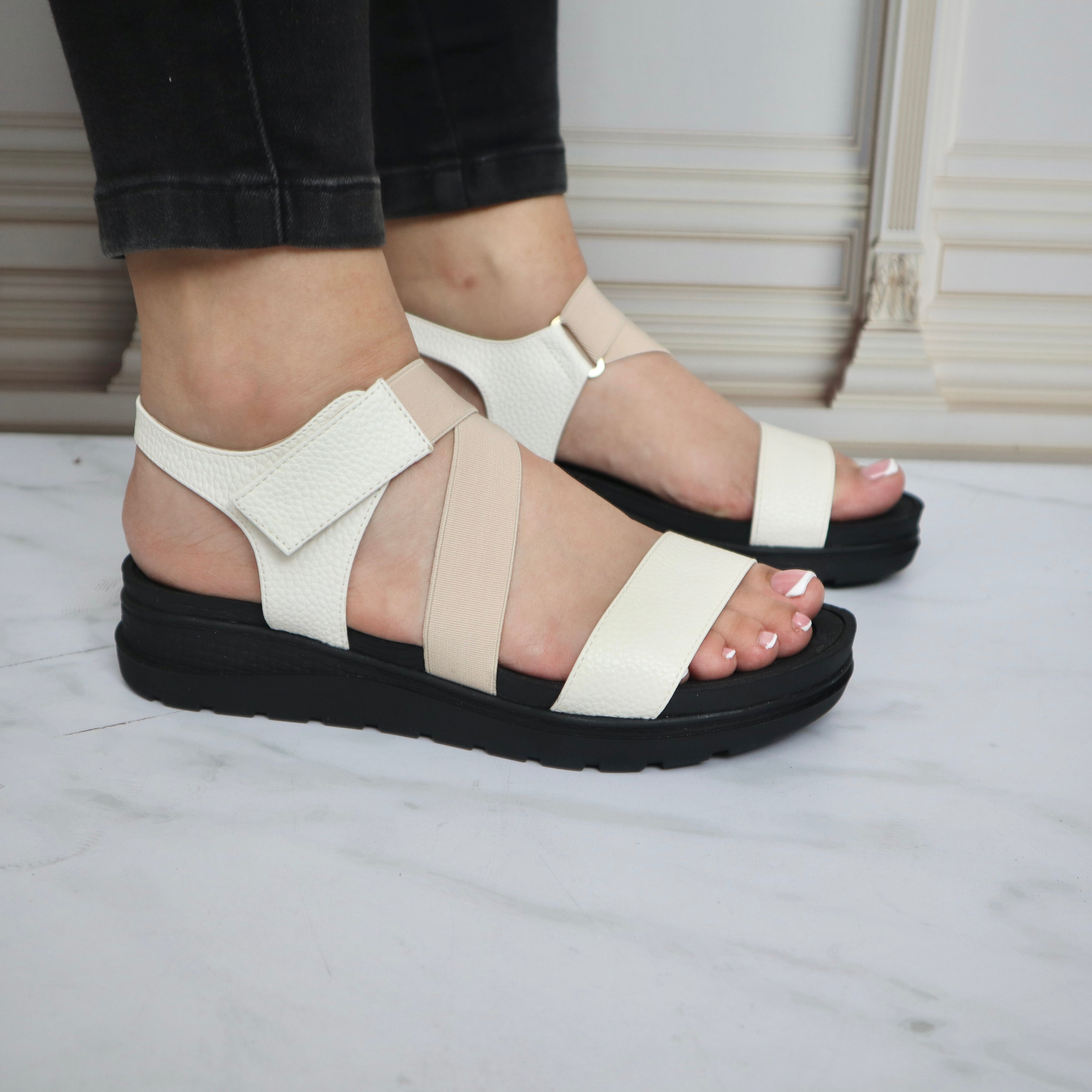Sandalia plana para mujer 315-Z83