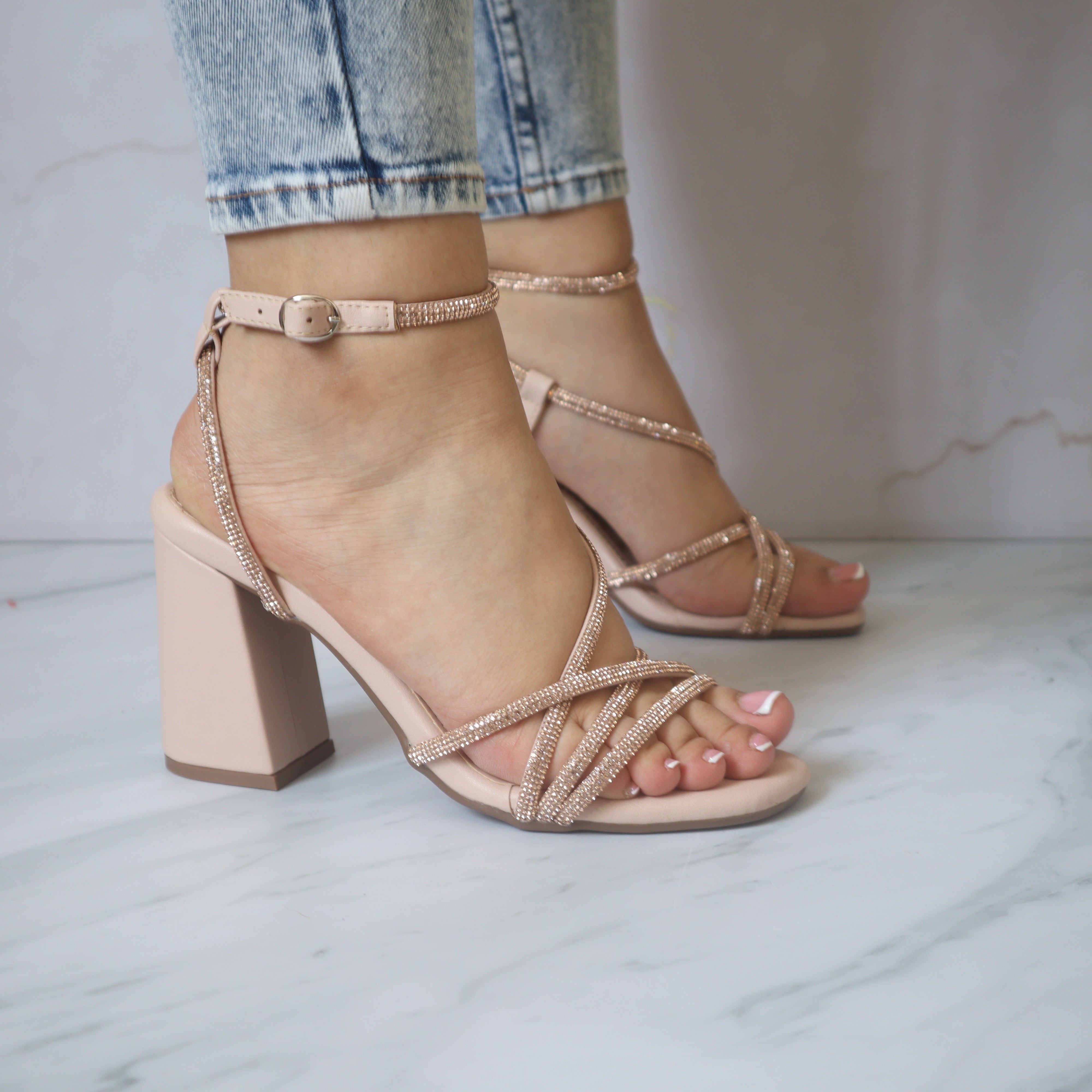 Sandalia para mujer J116-Z471