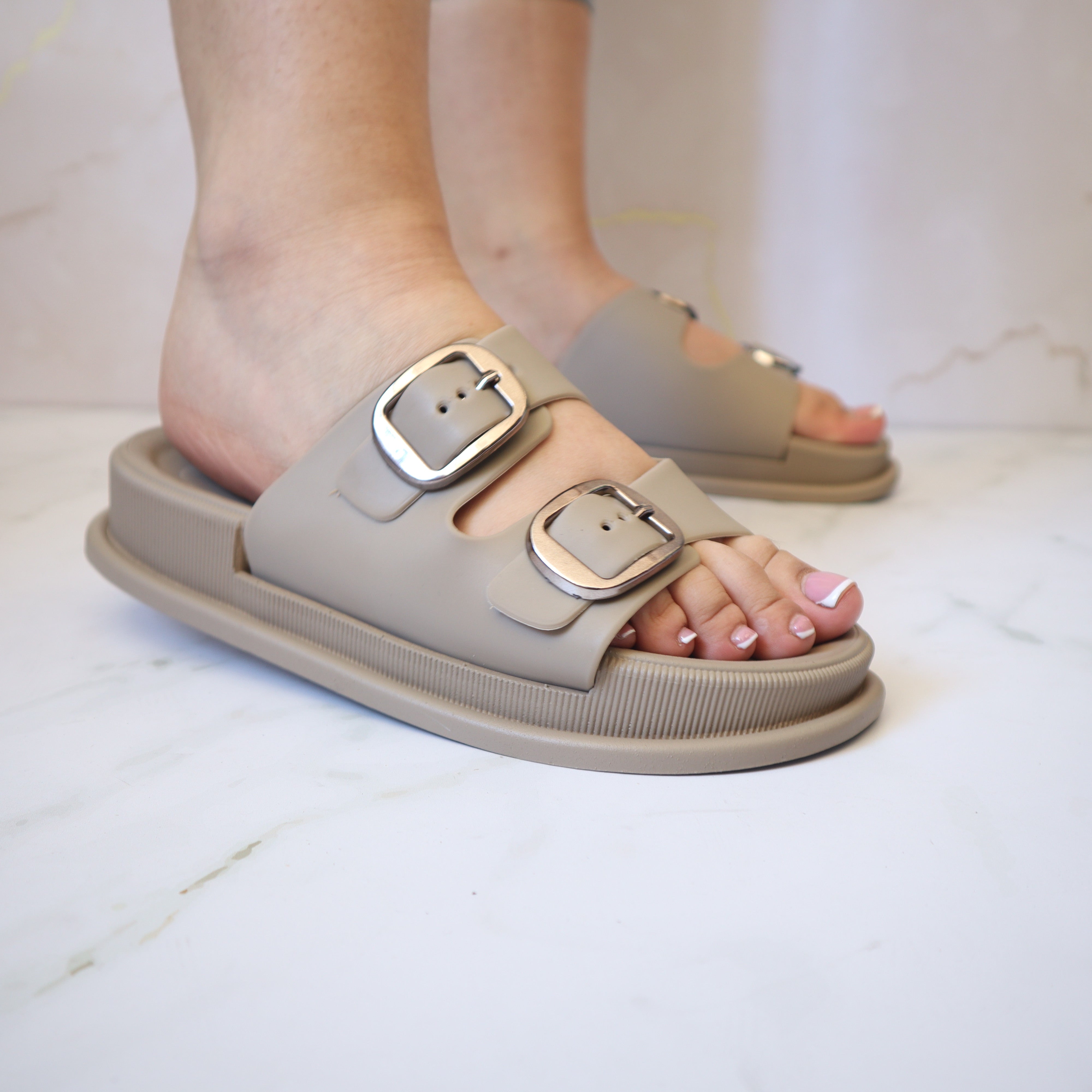 Sandalia Sandalia plana para mujer 2502-Z457