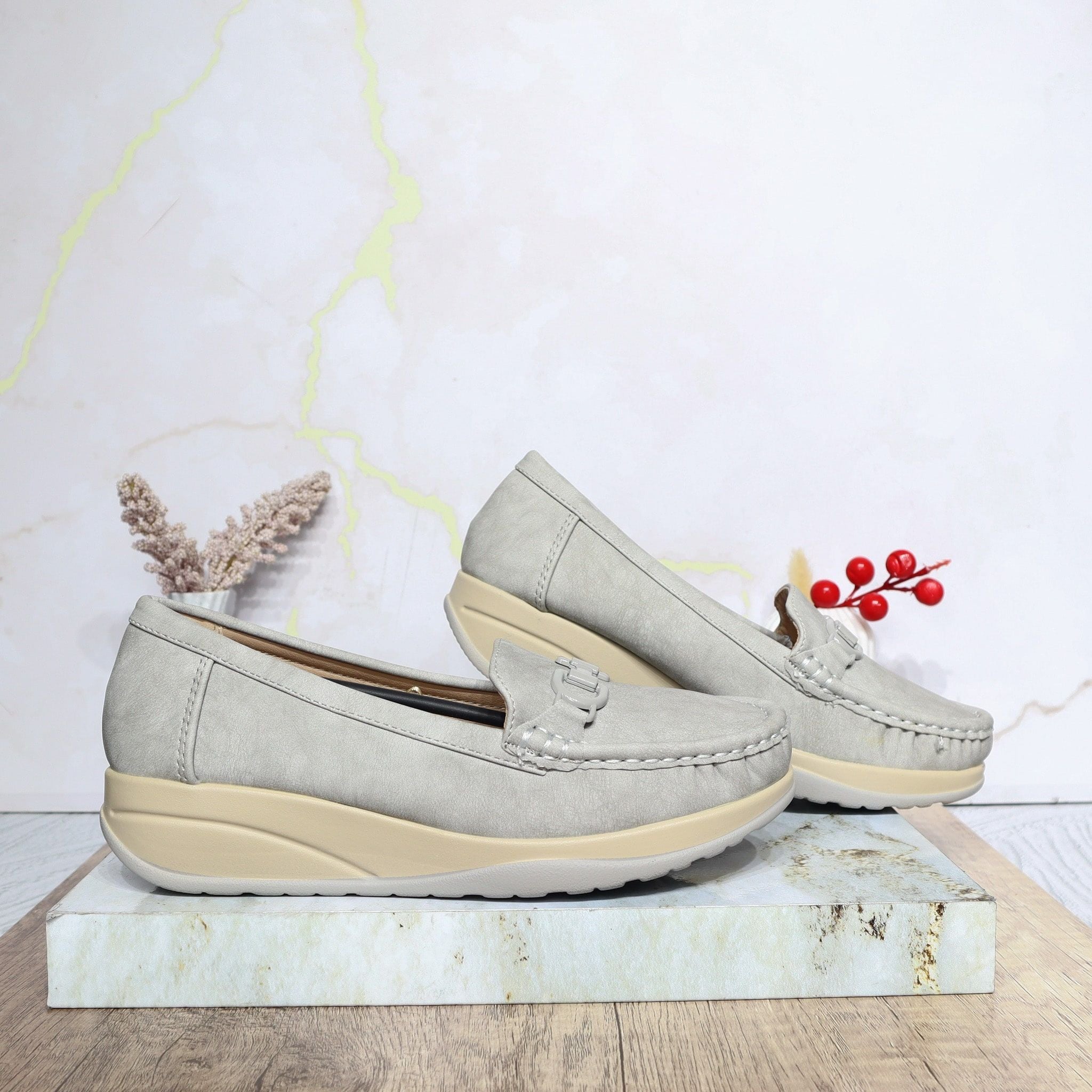 Mocasin gris para mujer 2549-Z719
