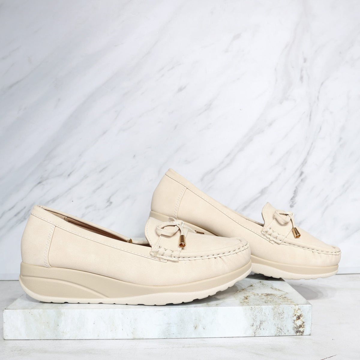 Mocasin beige para mujer 2541-Z719