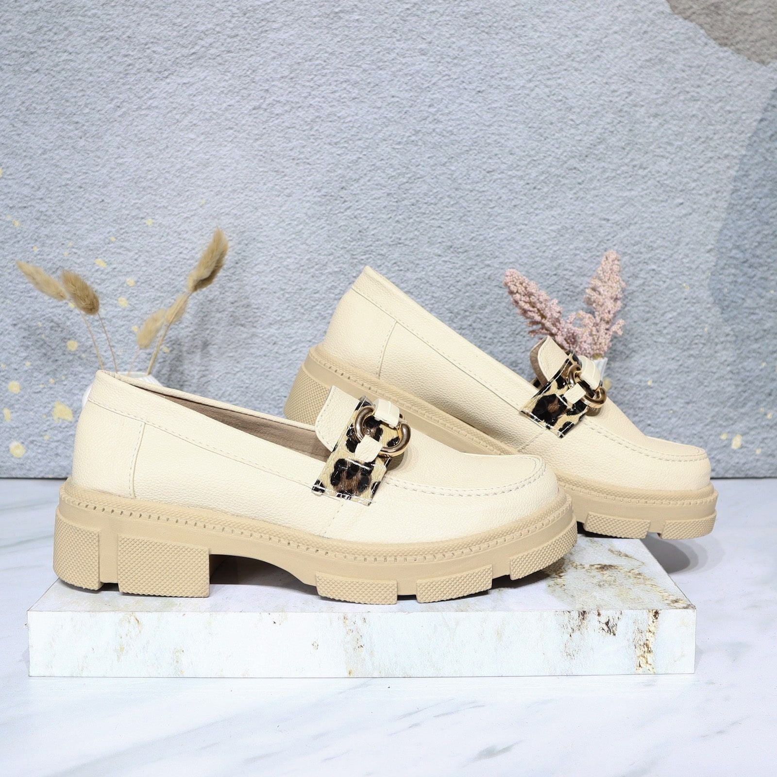 Mocasin beige x animal print para mujer 472-Z284