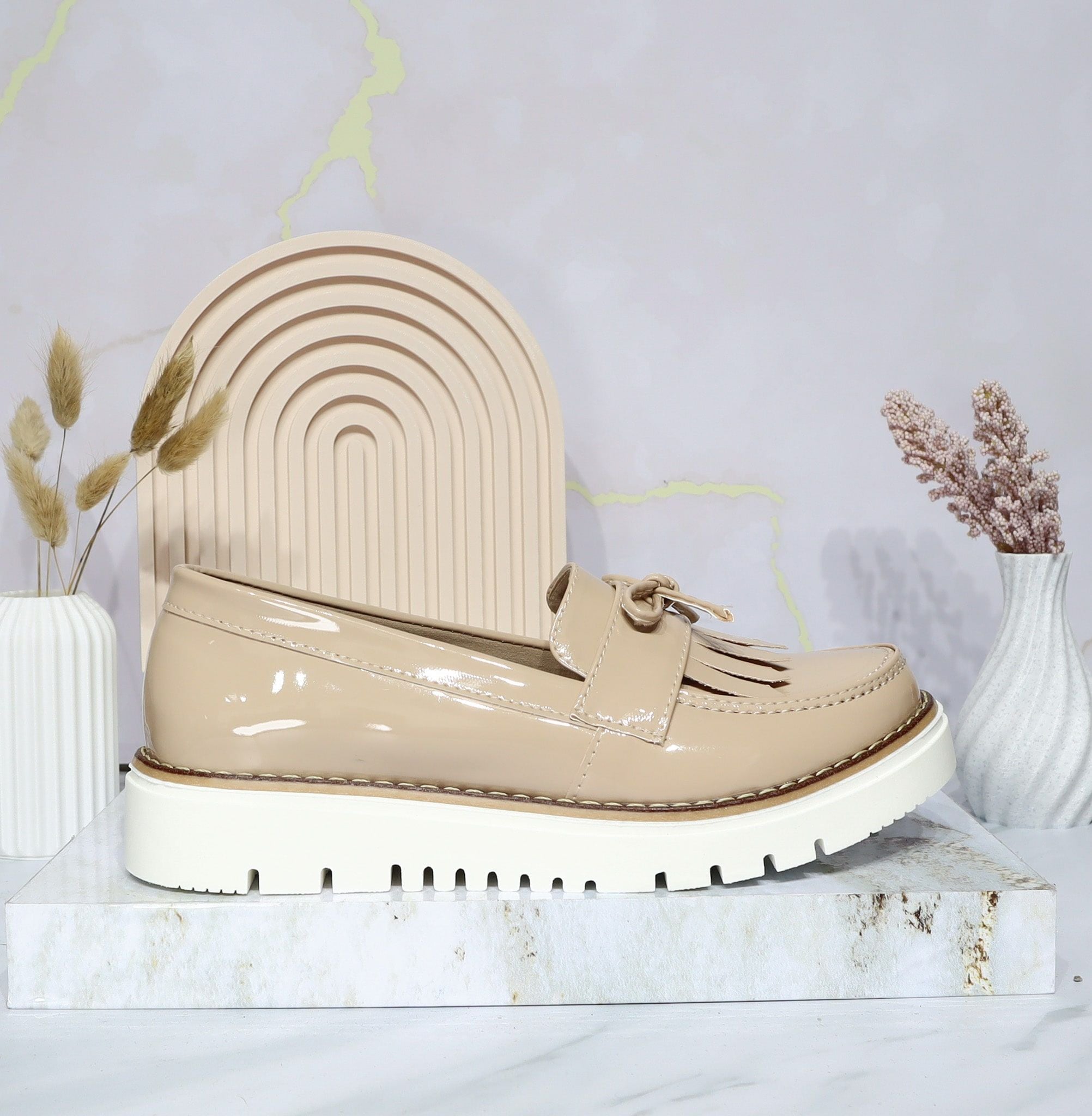 Mocasin nude charol para mujer 526-Z284