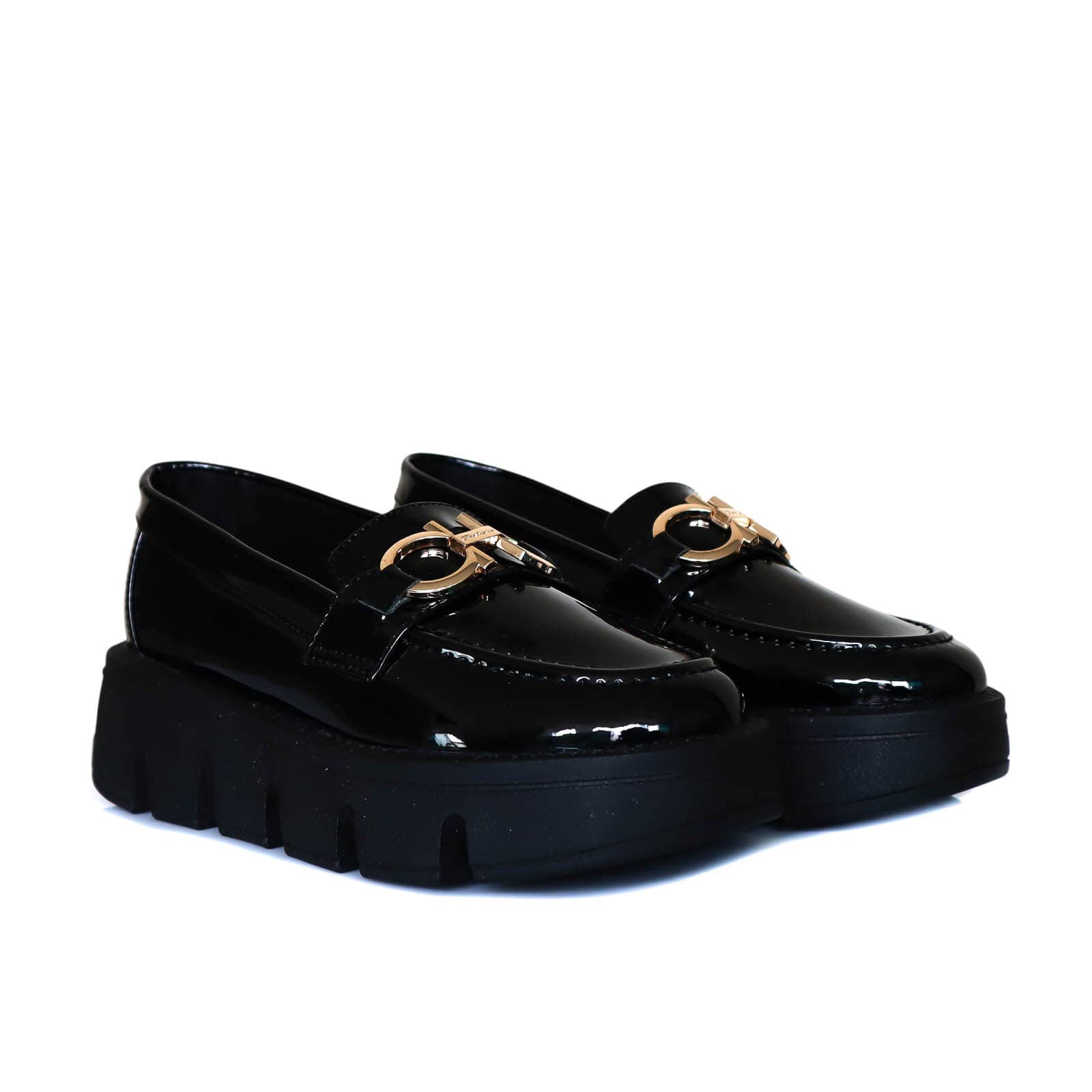 Mocasin negro charol para mujer C03-Z604