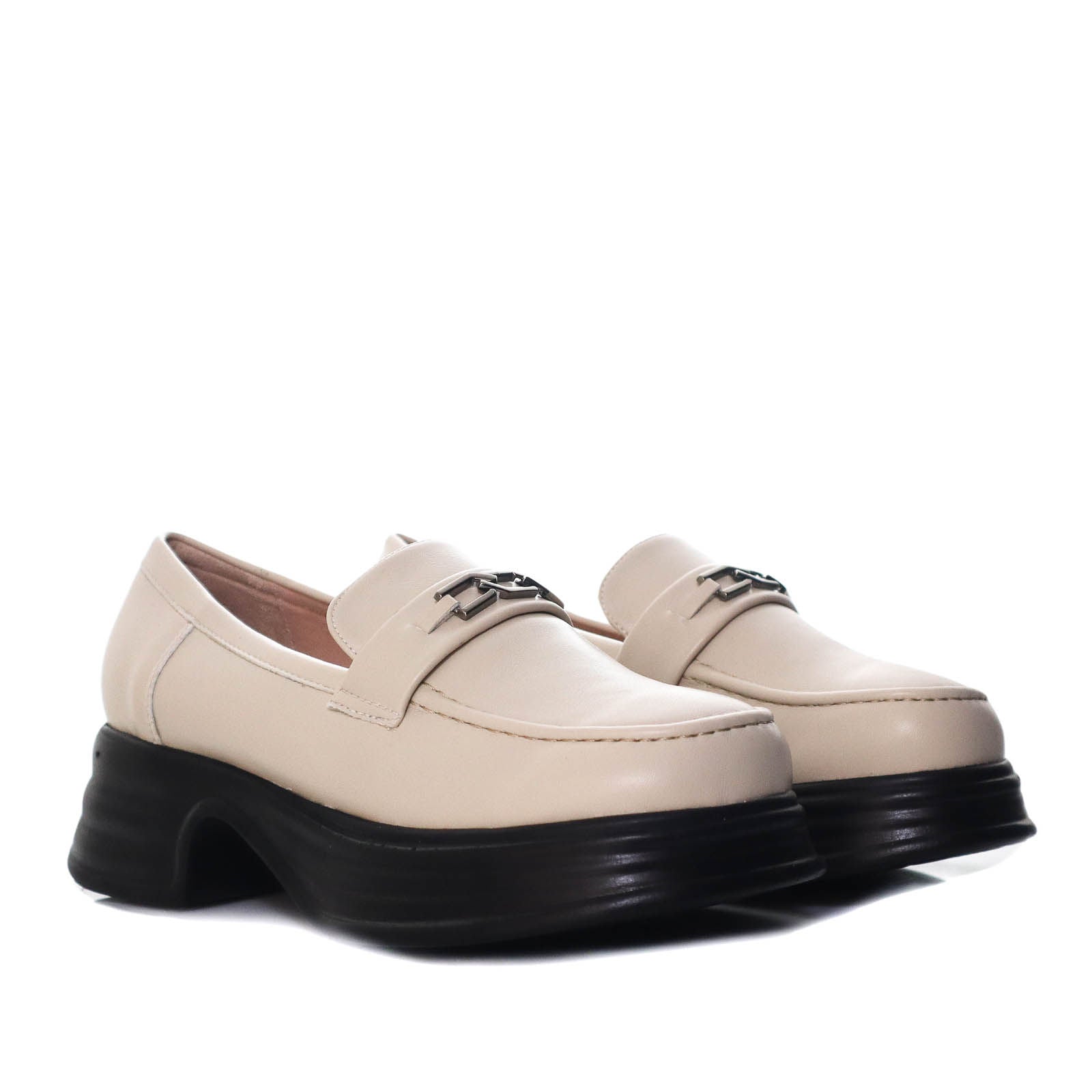 Mocasin crema para mujer H-04