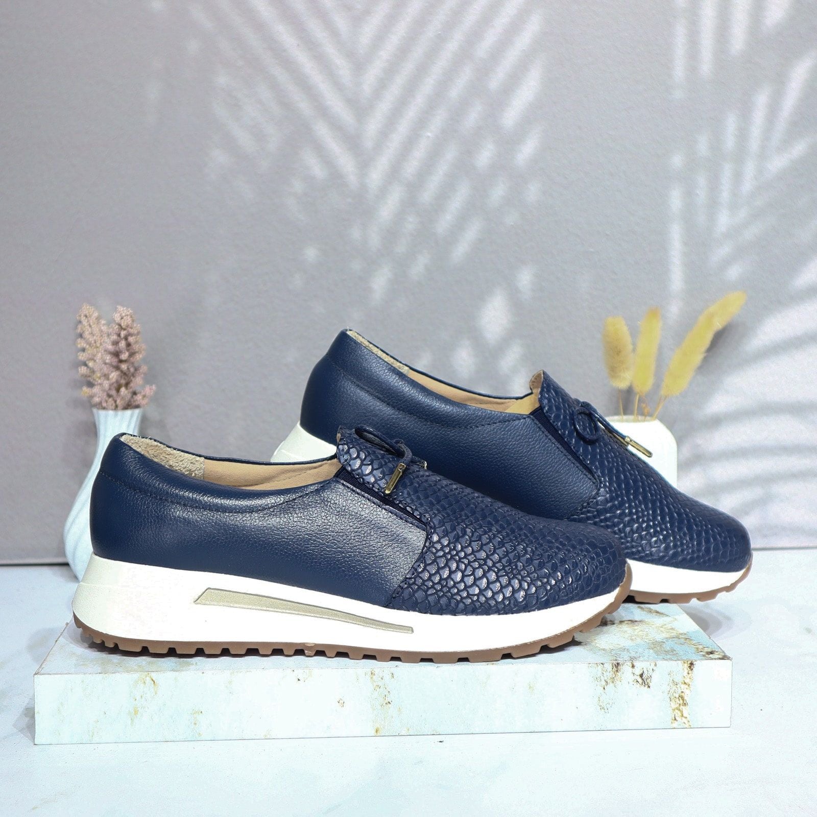 Mocasin azul cuero para mujer H-NANCY