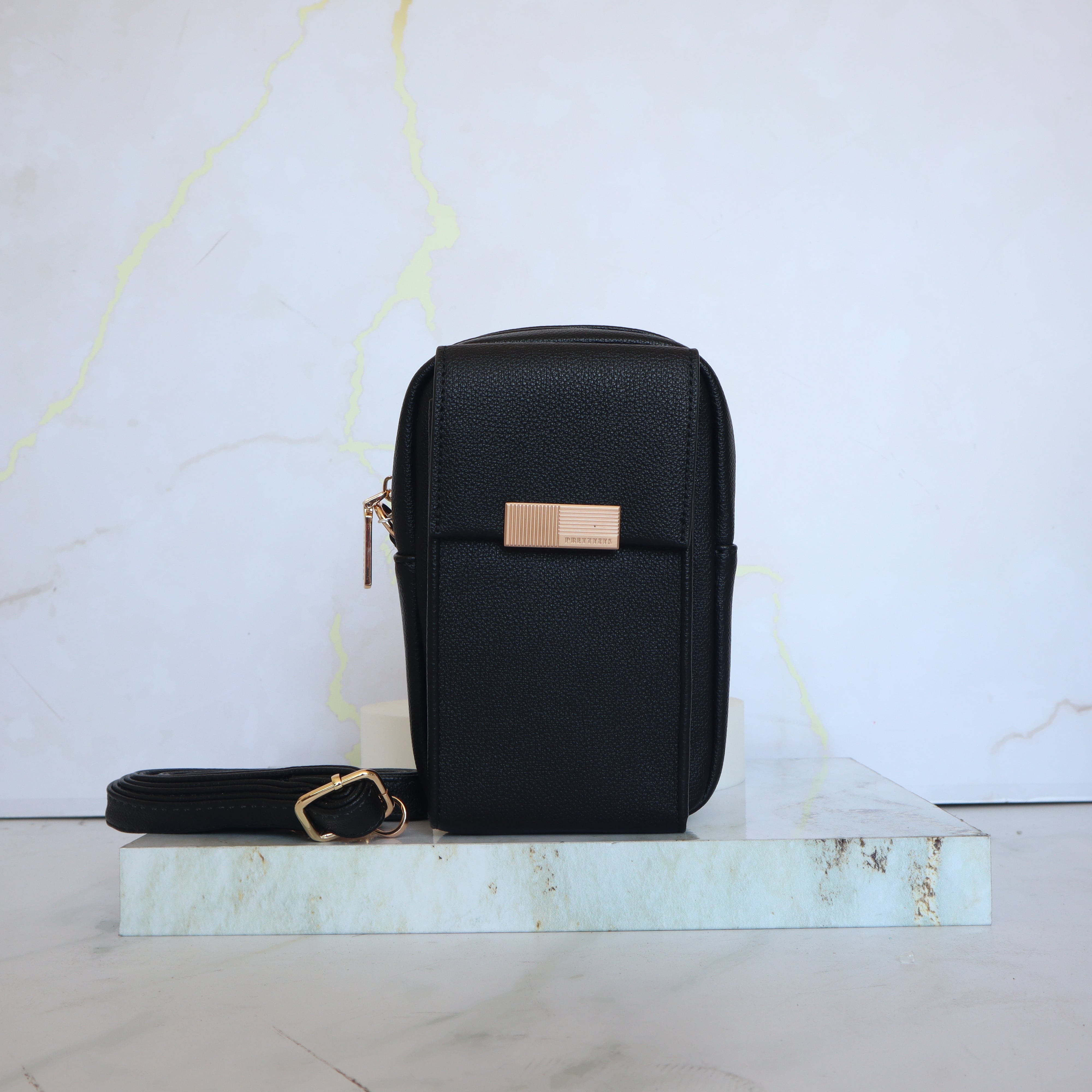 Portacelular negro para mujer PCZ235