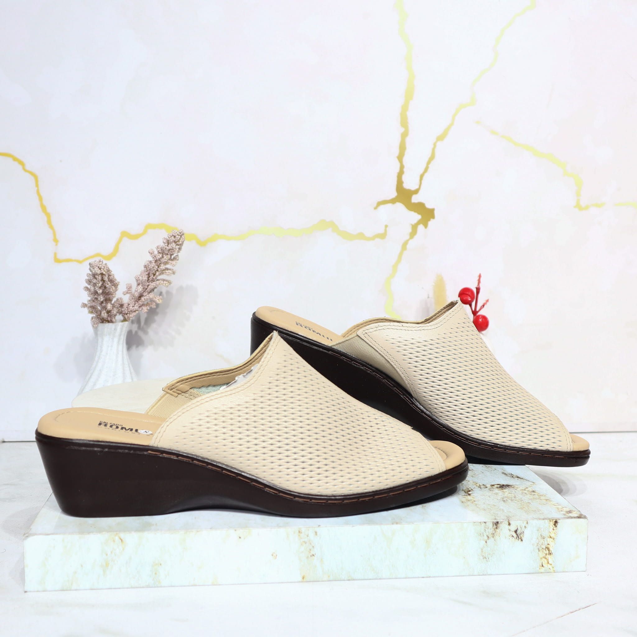 Romulo sandalia almendra para mujer RO5185