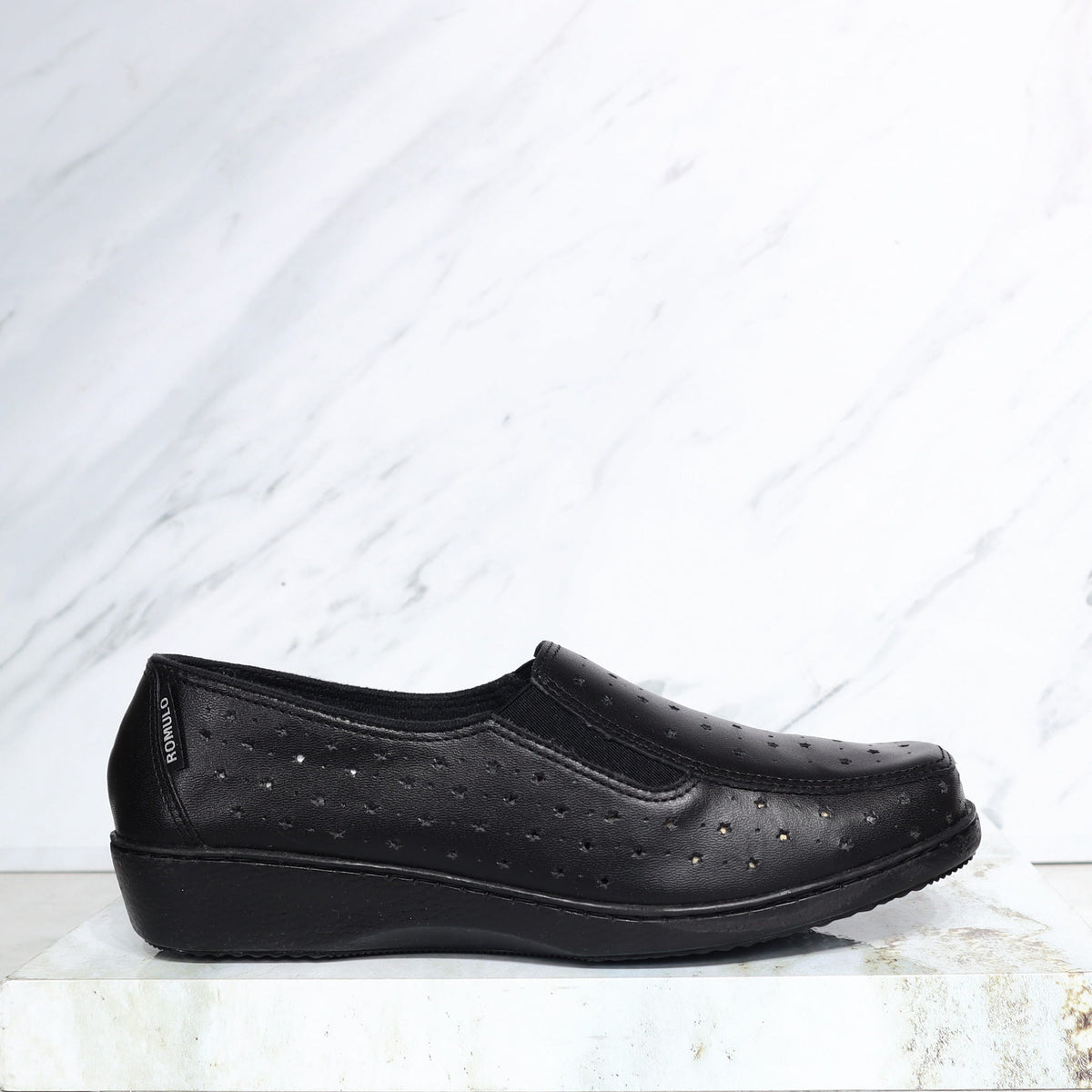 Romulo cerrado negro para mujer RO2210