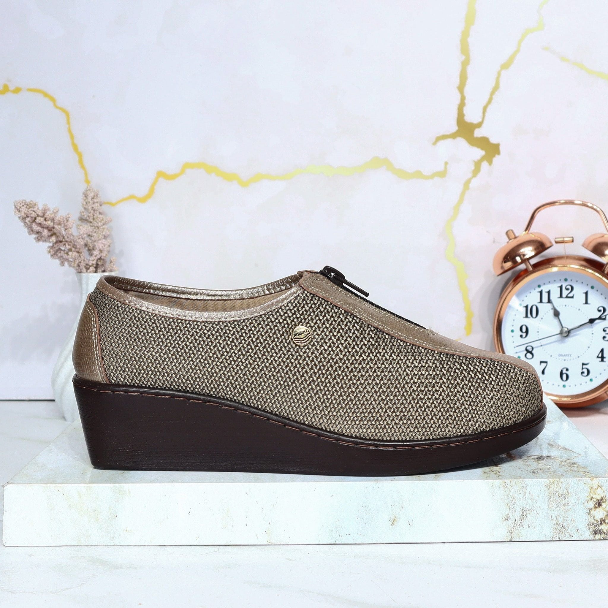 Mocasin bronce para mujer RO6070