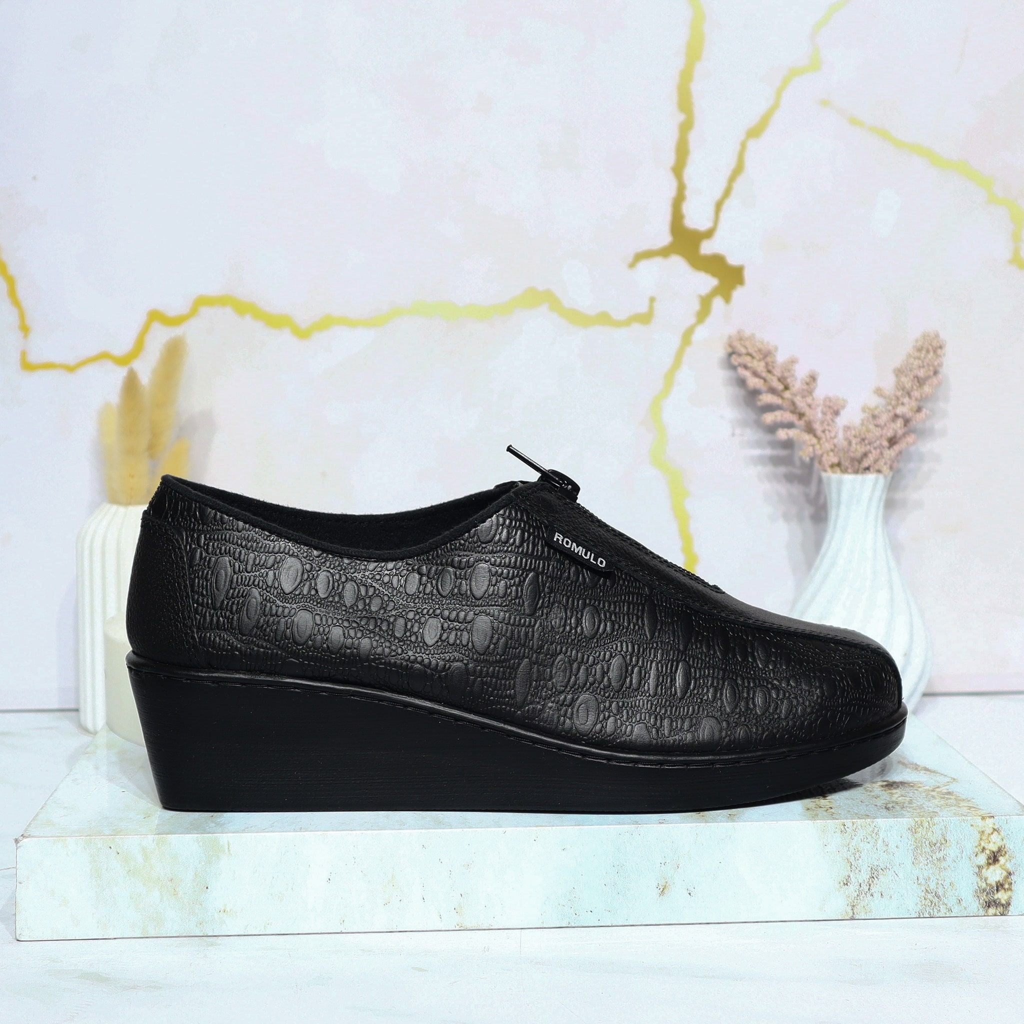 Mocasin negro para mujer RO0875