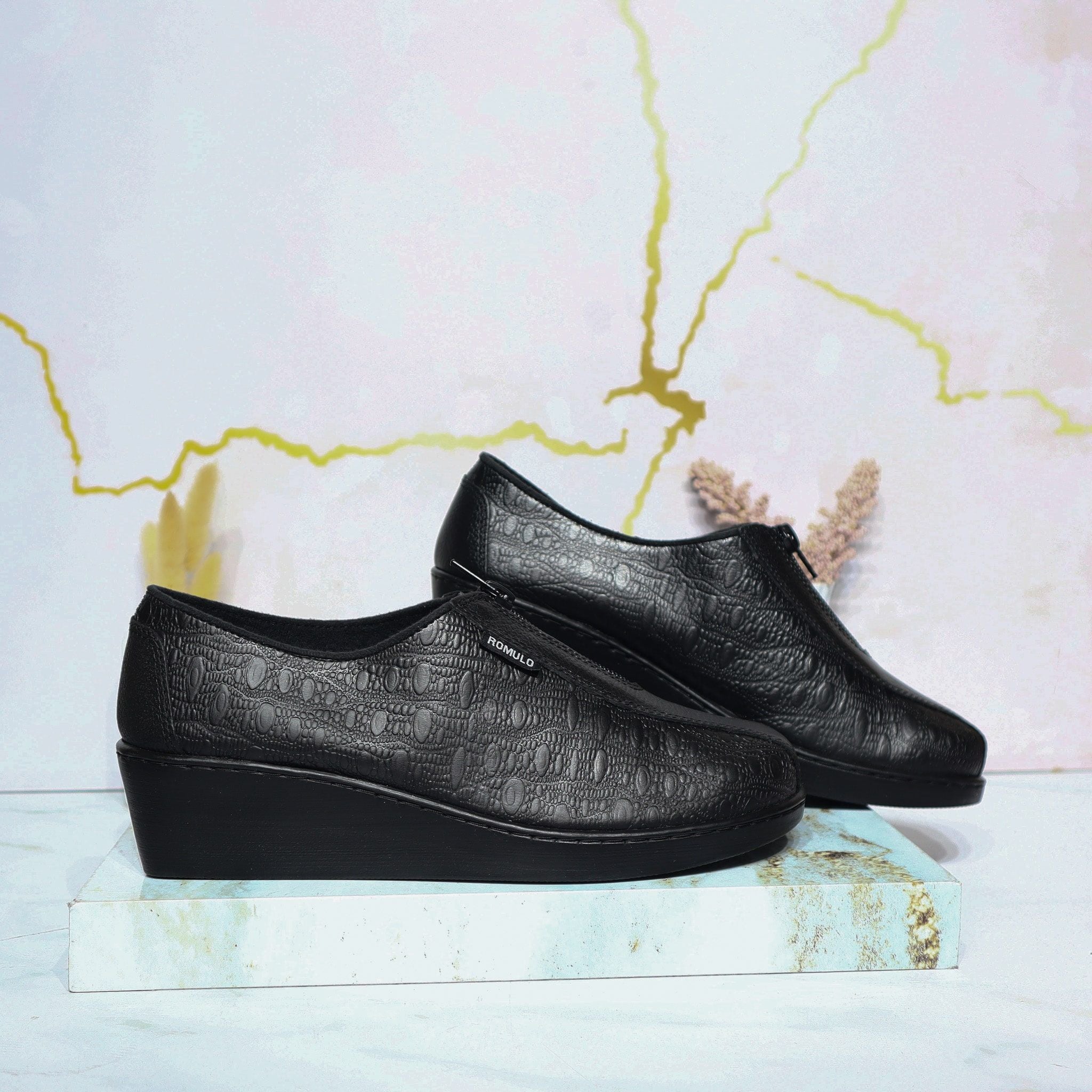 Mocasin negro para mujer RO0875
