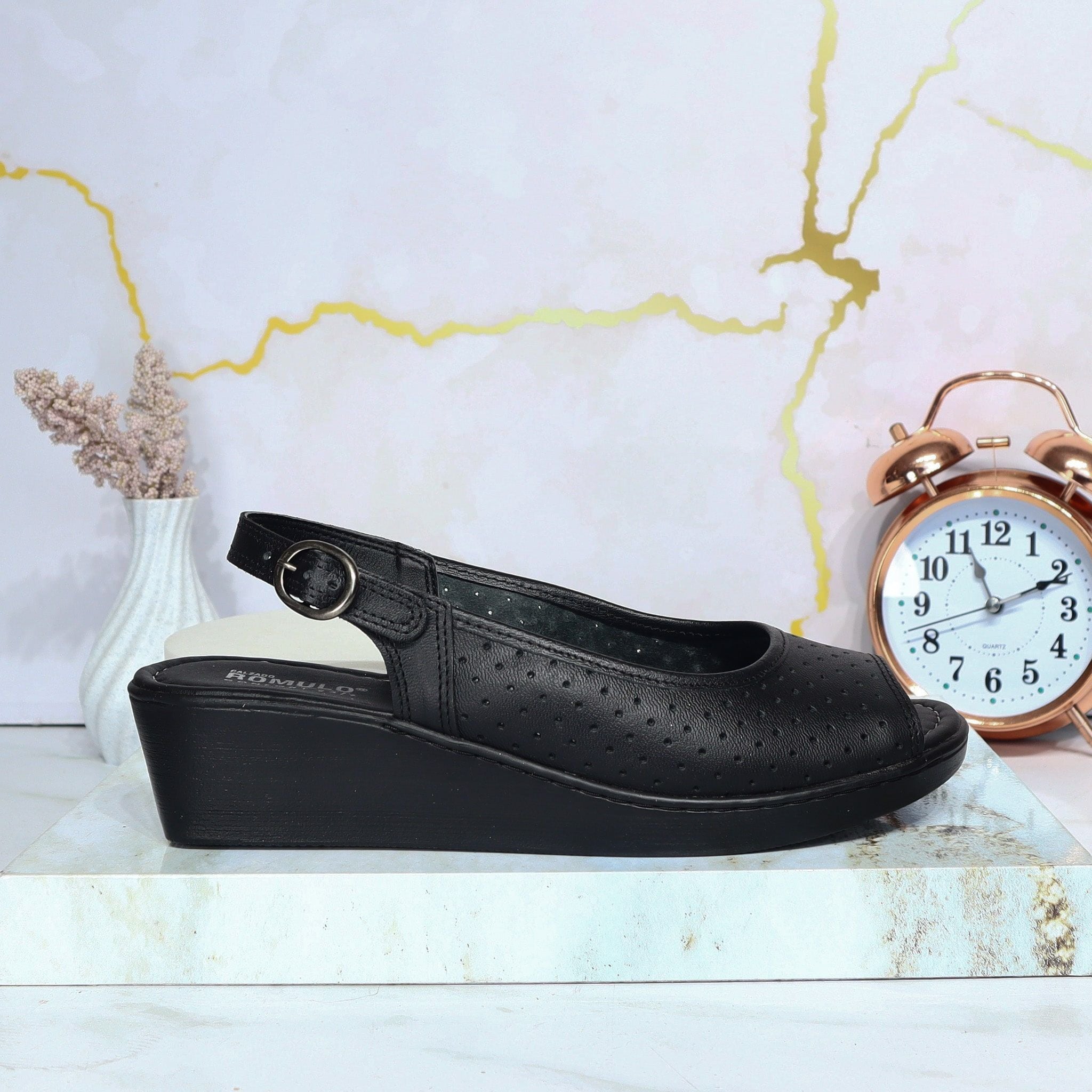 Mocasin negro para mujer RO5378