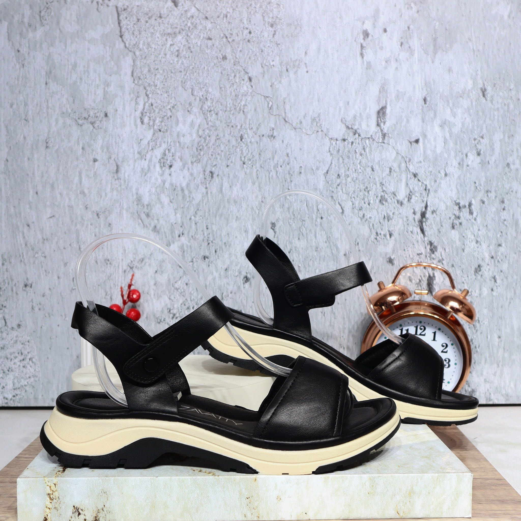 Sandalia negro para mujer 257845-Z717