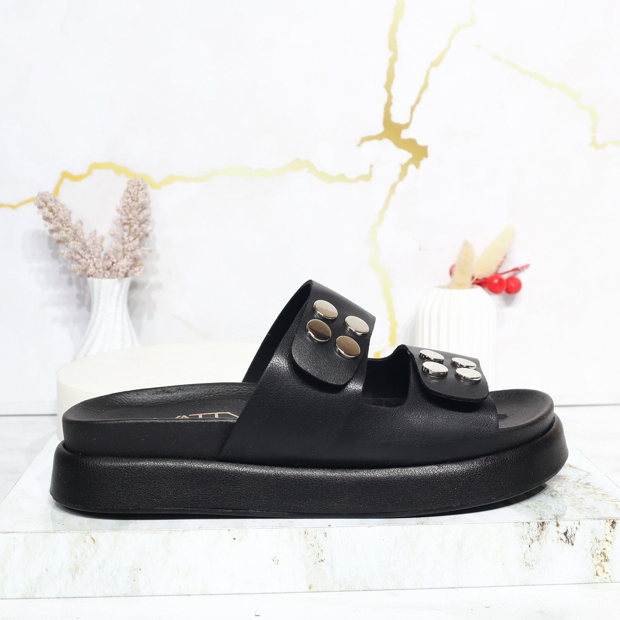 Sandalia plana negro para mujer 02-Z43