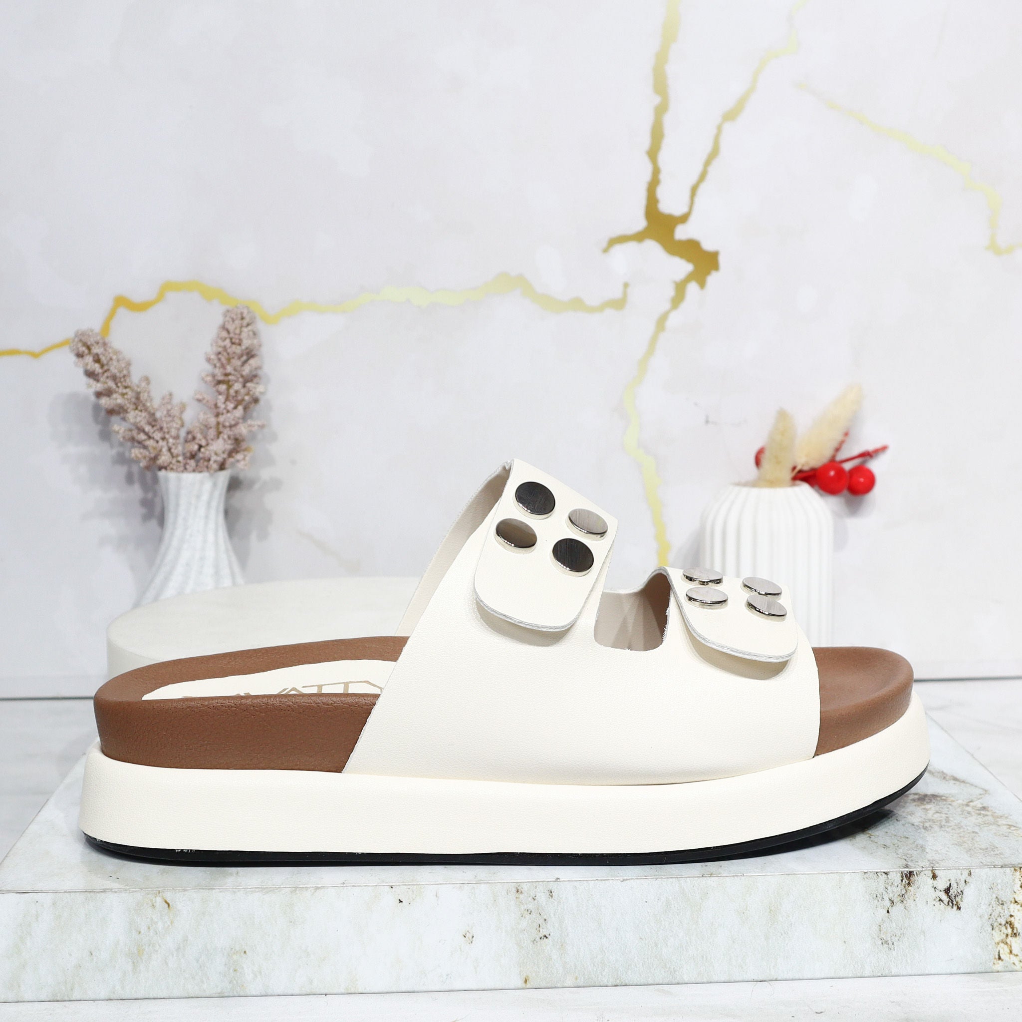 Sandalia plana talco para mujer 02-Z43