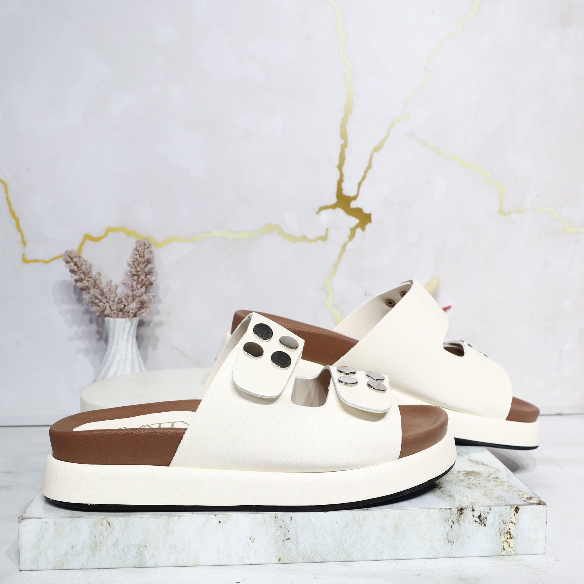 Sandalia plana talco para mujer 02-Z43