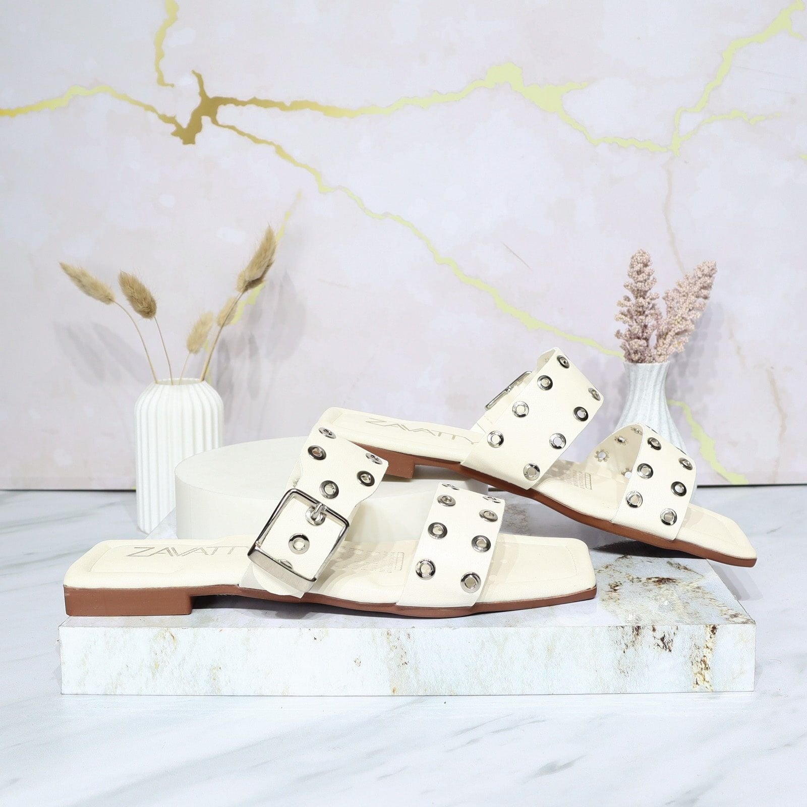 Sandalia plana talco para mujer 1012-Z43