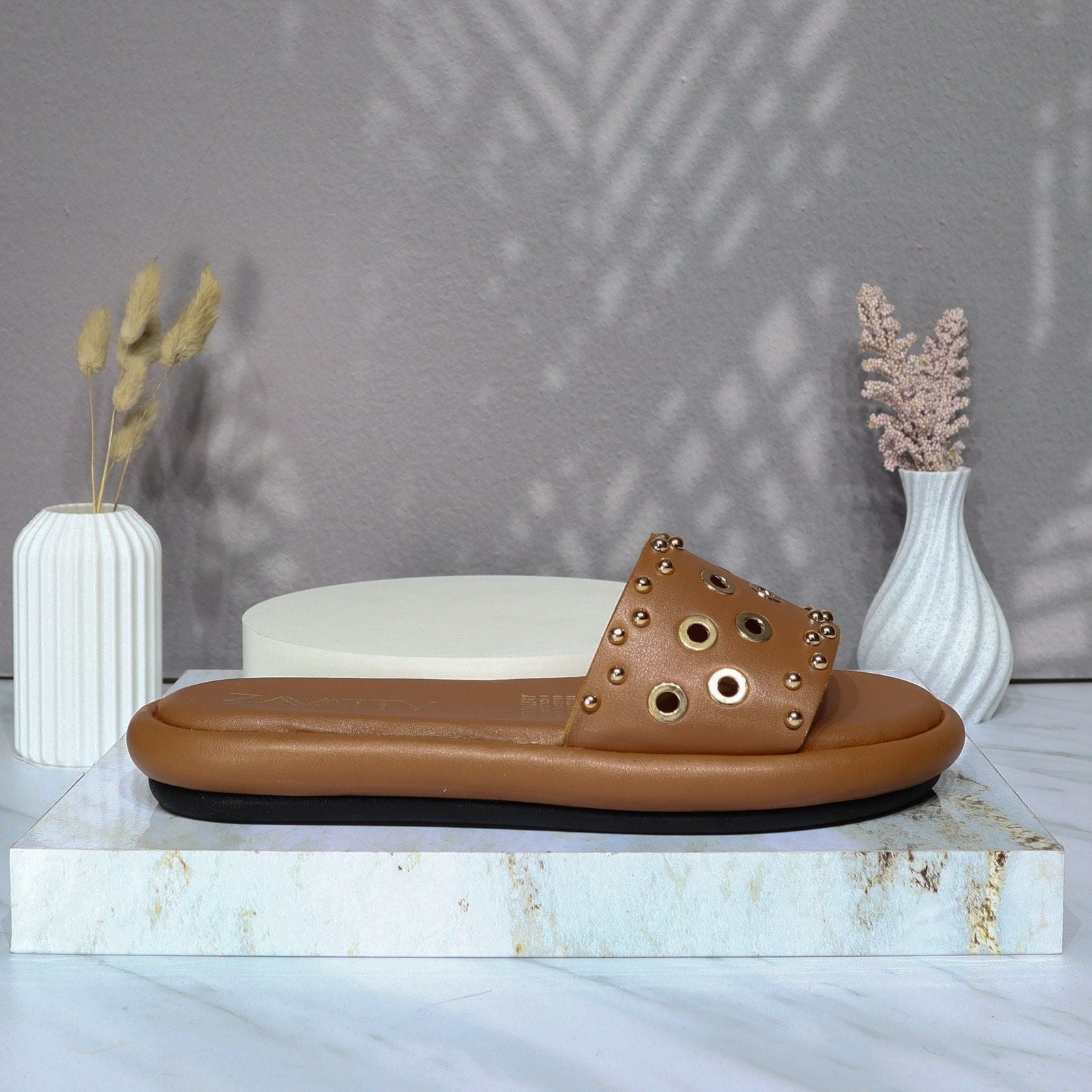 Sandalia plana miel para mujer 1027-Z43