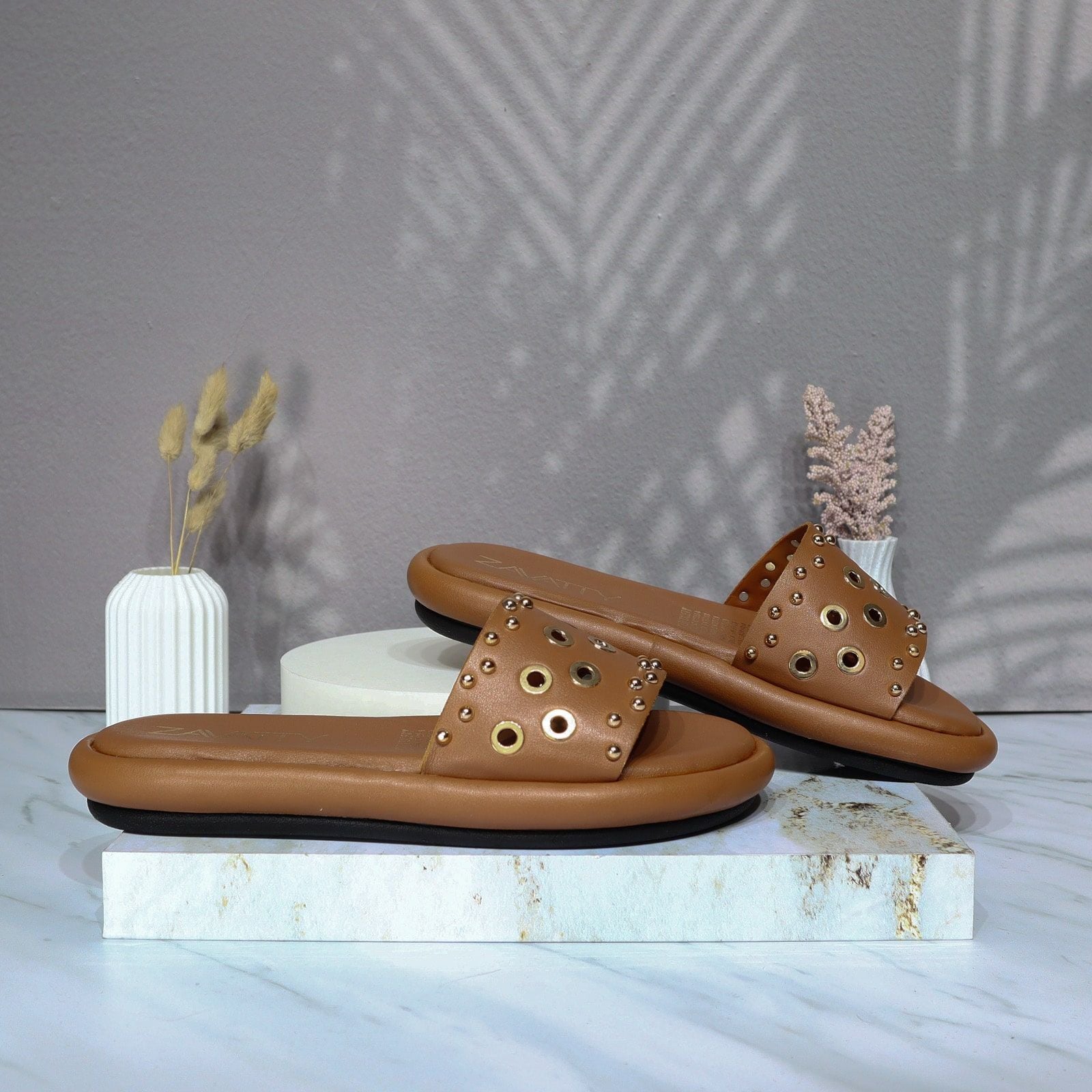 Sandalia plana miel para mujer 1027-Z43