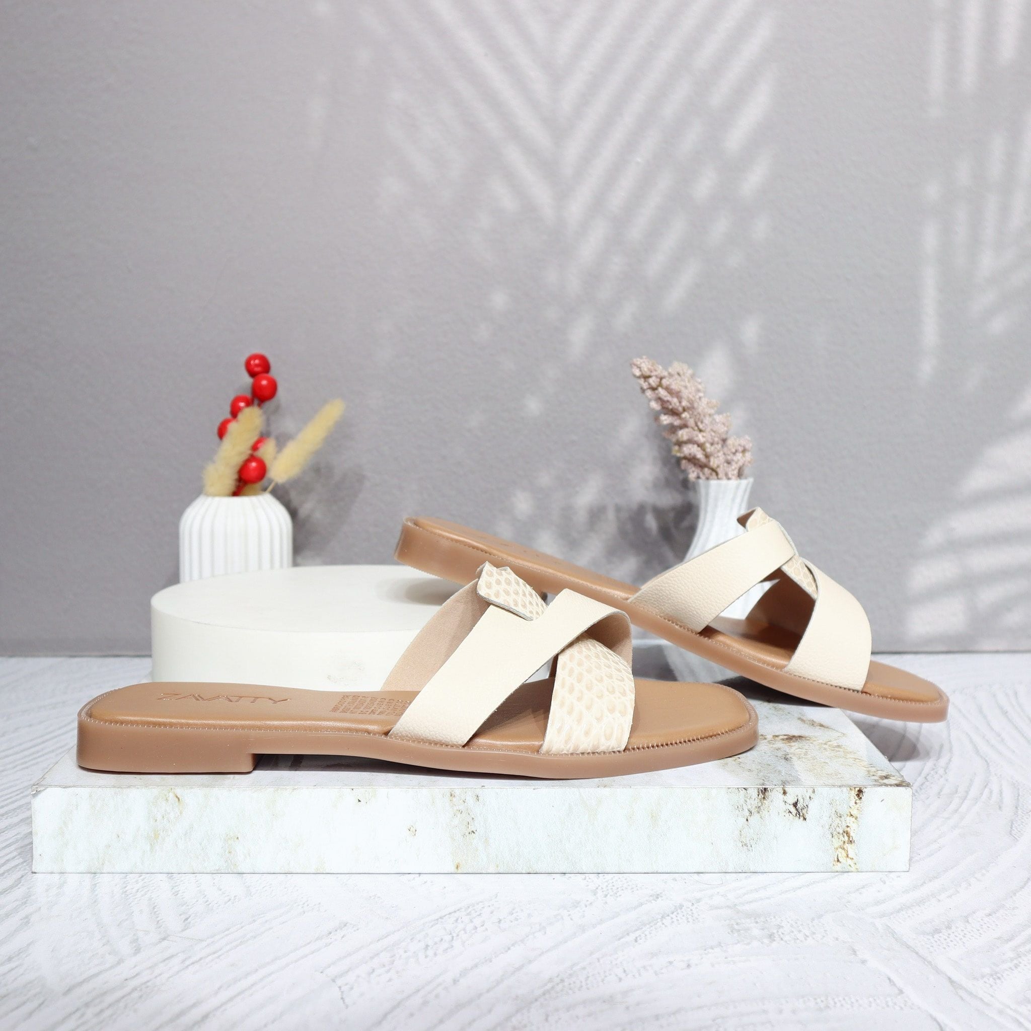 Sandalia plana talco x folia cuero para mujer 23C10-Z19