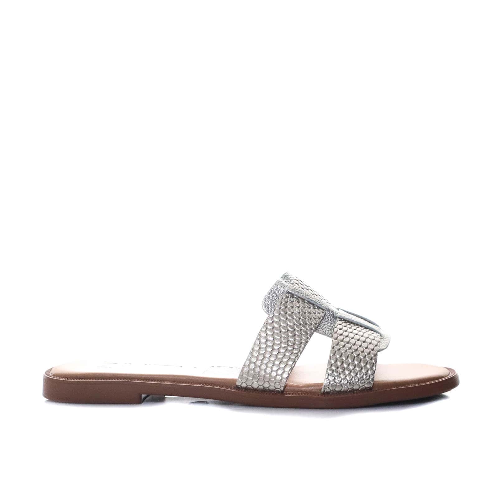 Sandalia plana platino para mujer 23C18-Z19