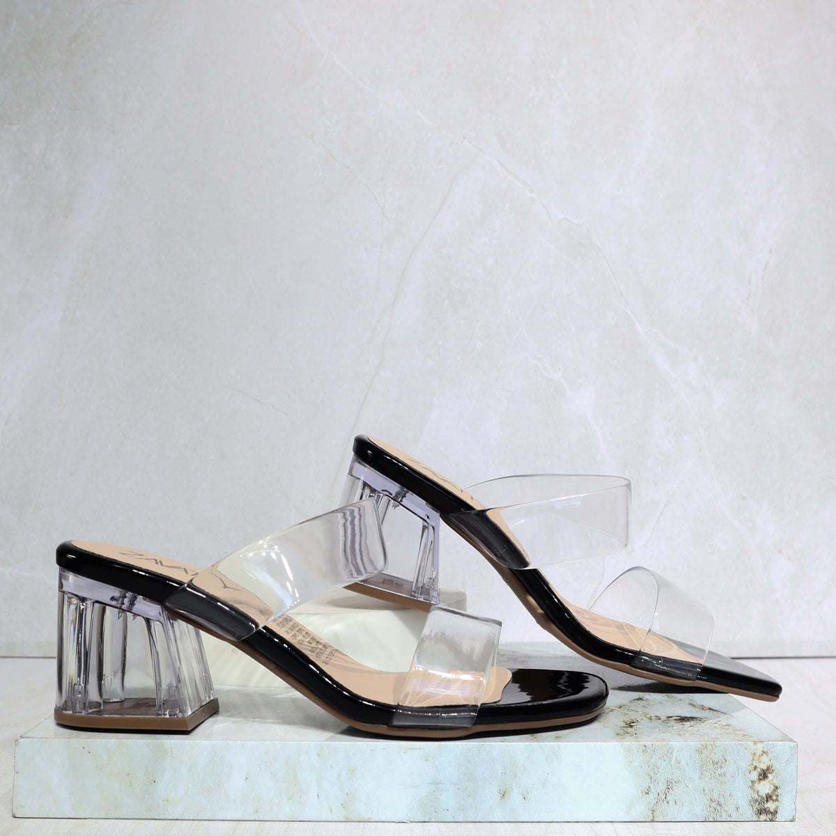 Sandalia 5 1/2 transparente negro charol x acetato para mujer 2460-Z148
