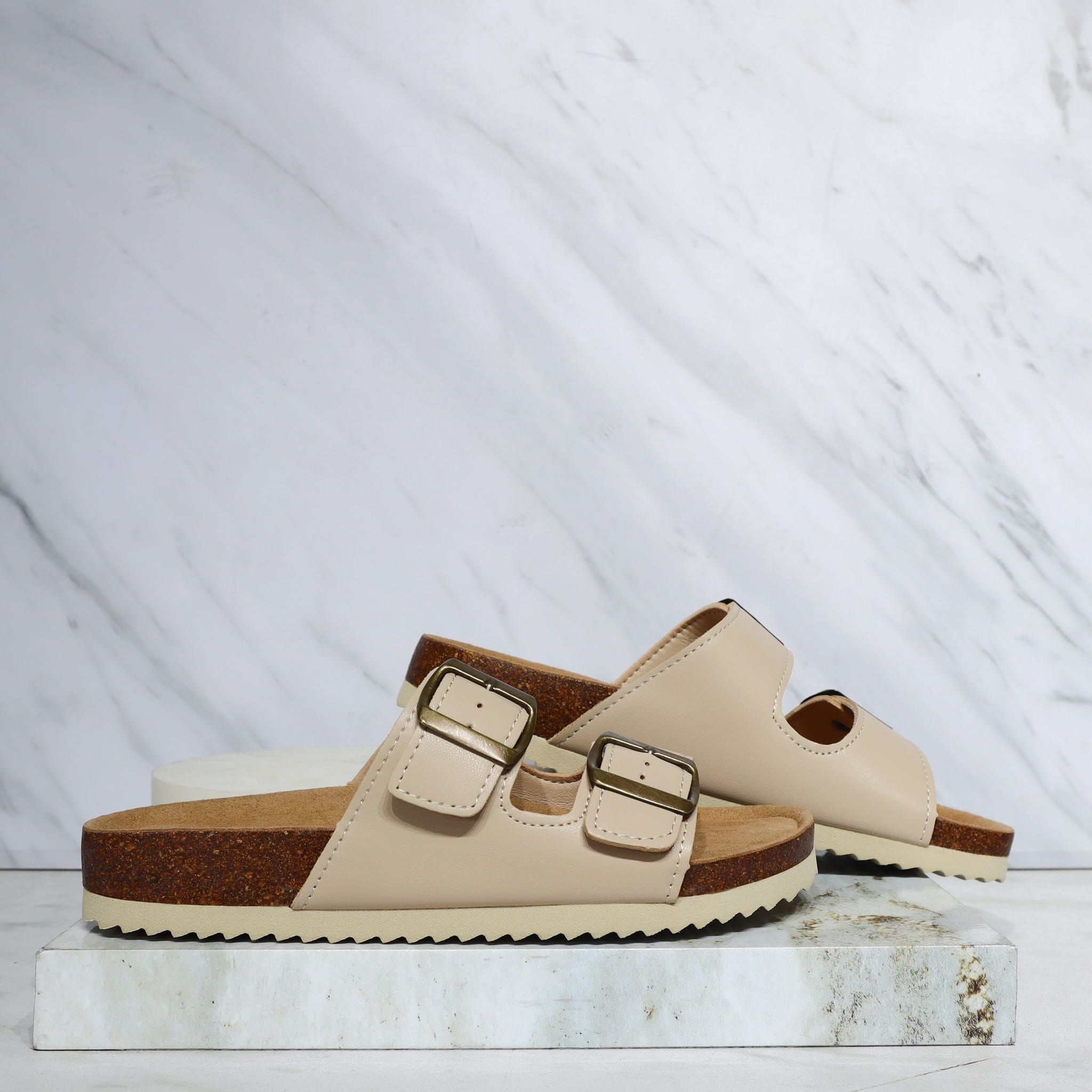 Sandalia canoa beige para mujer 251610-Z718