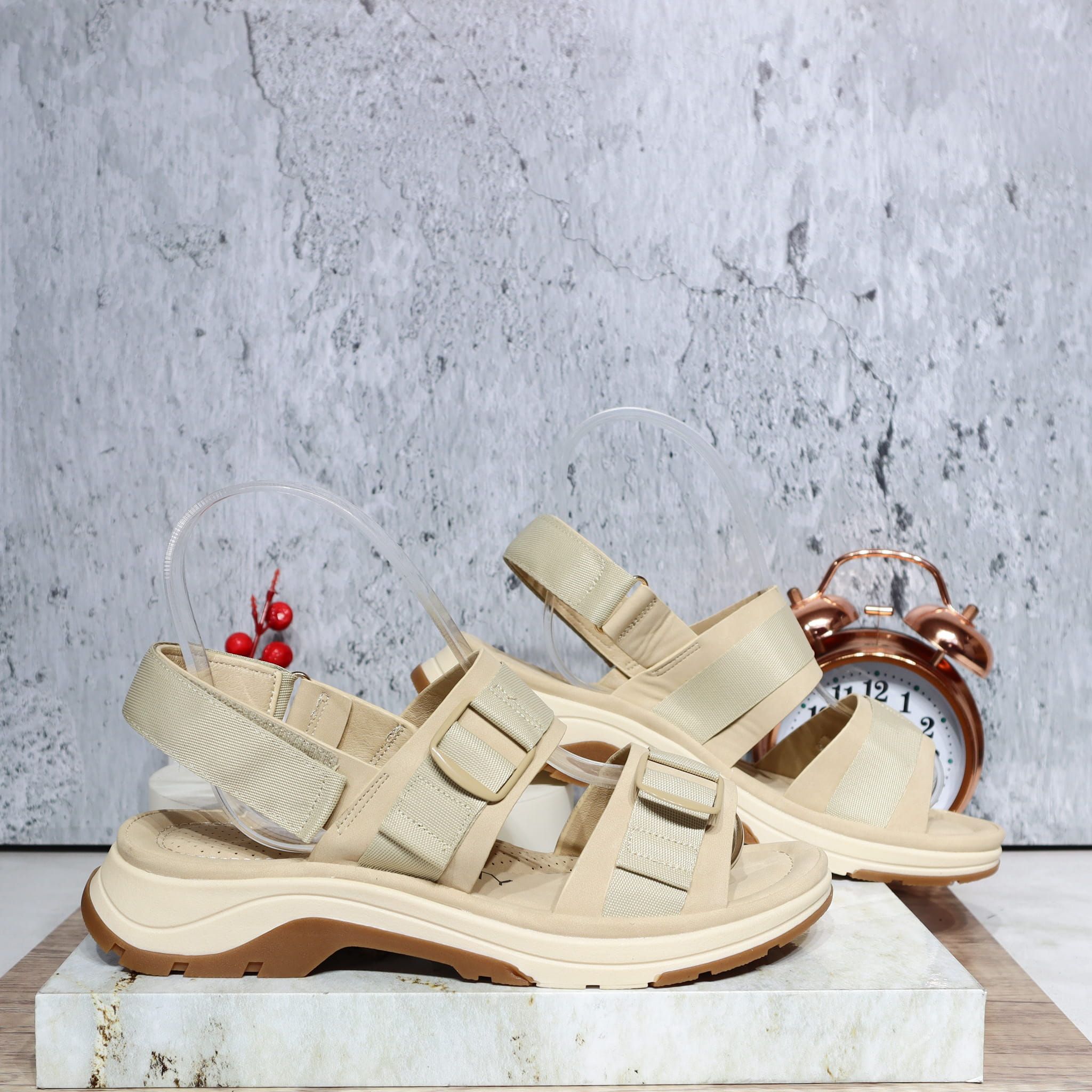 Sandalia beige para mujer 257842-Z717