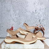 Sandalia beige para mujer 257845-Z717