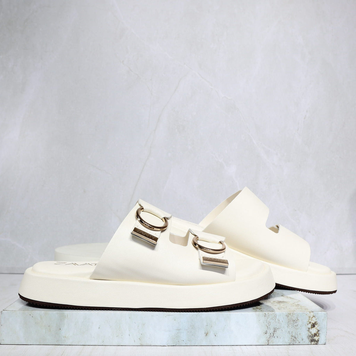 Sandalia canoa talco para mujer 26040-Z43