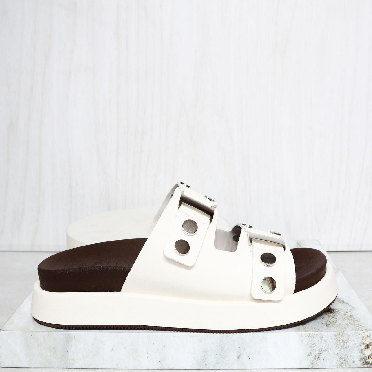 Sandalia canoa talco para mujer 26048-Z43