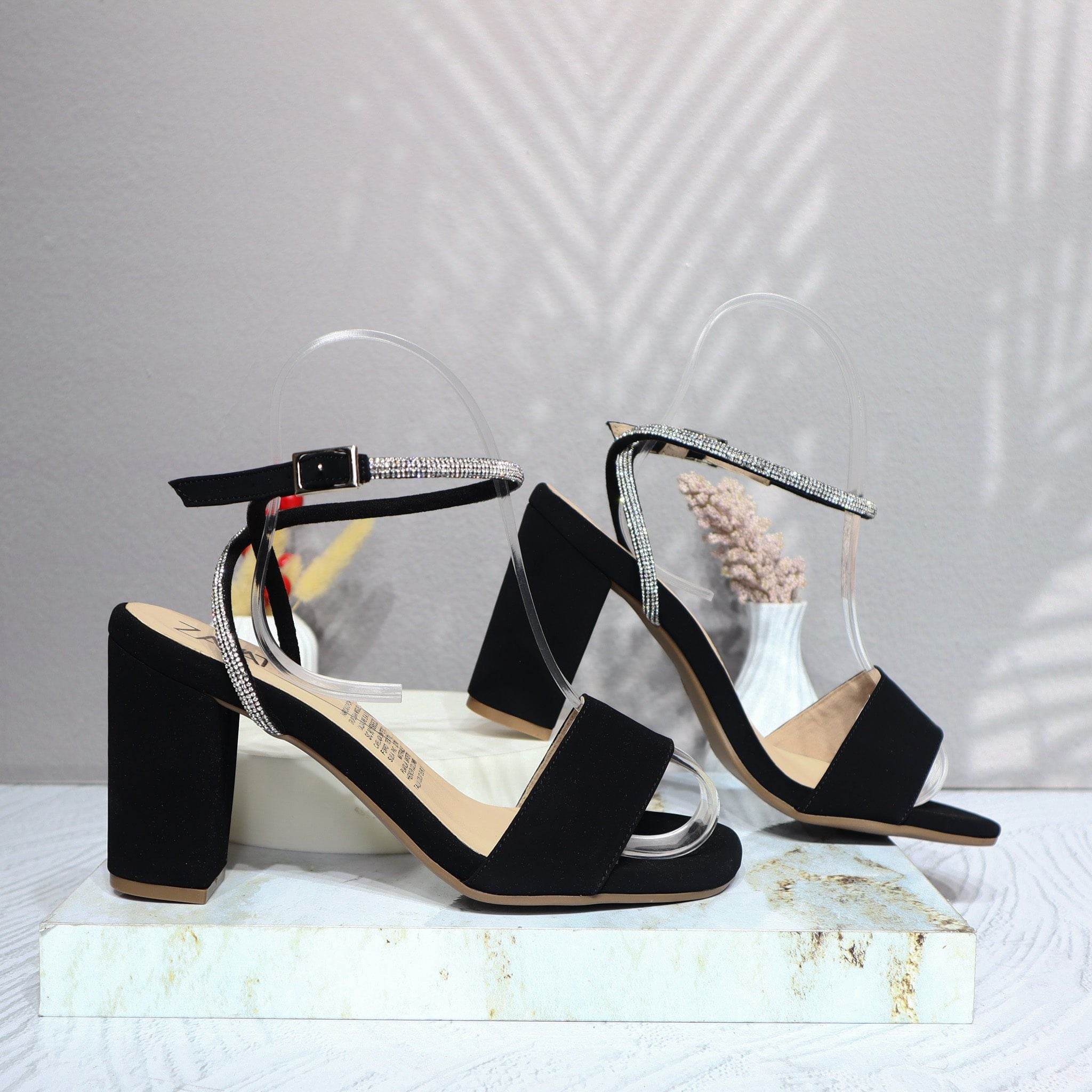 Sandalia tacon negro nobuck para mujer 2729-Z148
