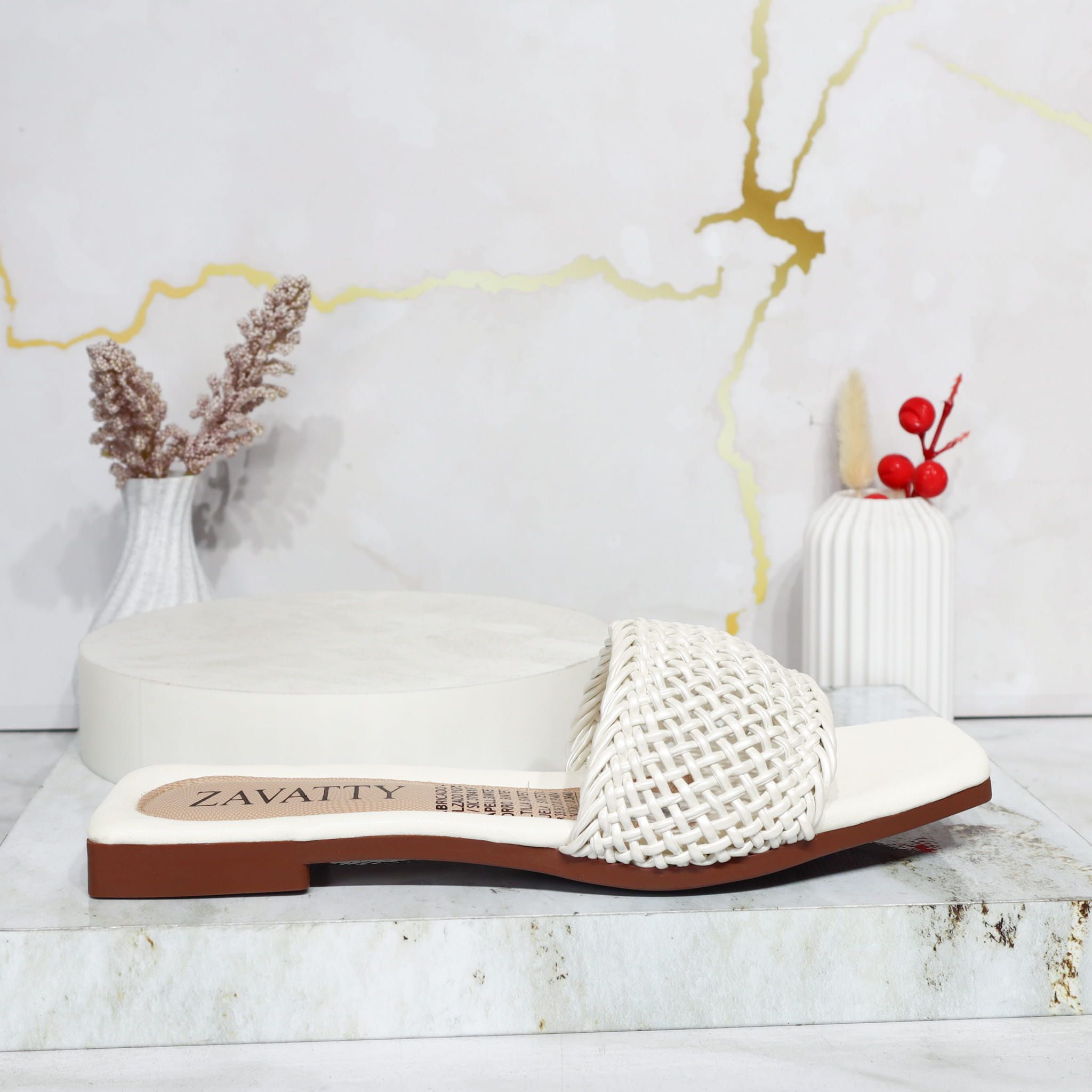 Sandalia plana perla x beige para mujer 2819-Z197