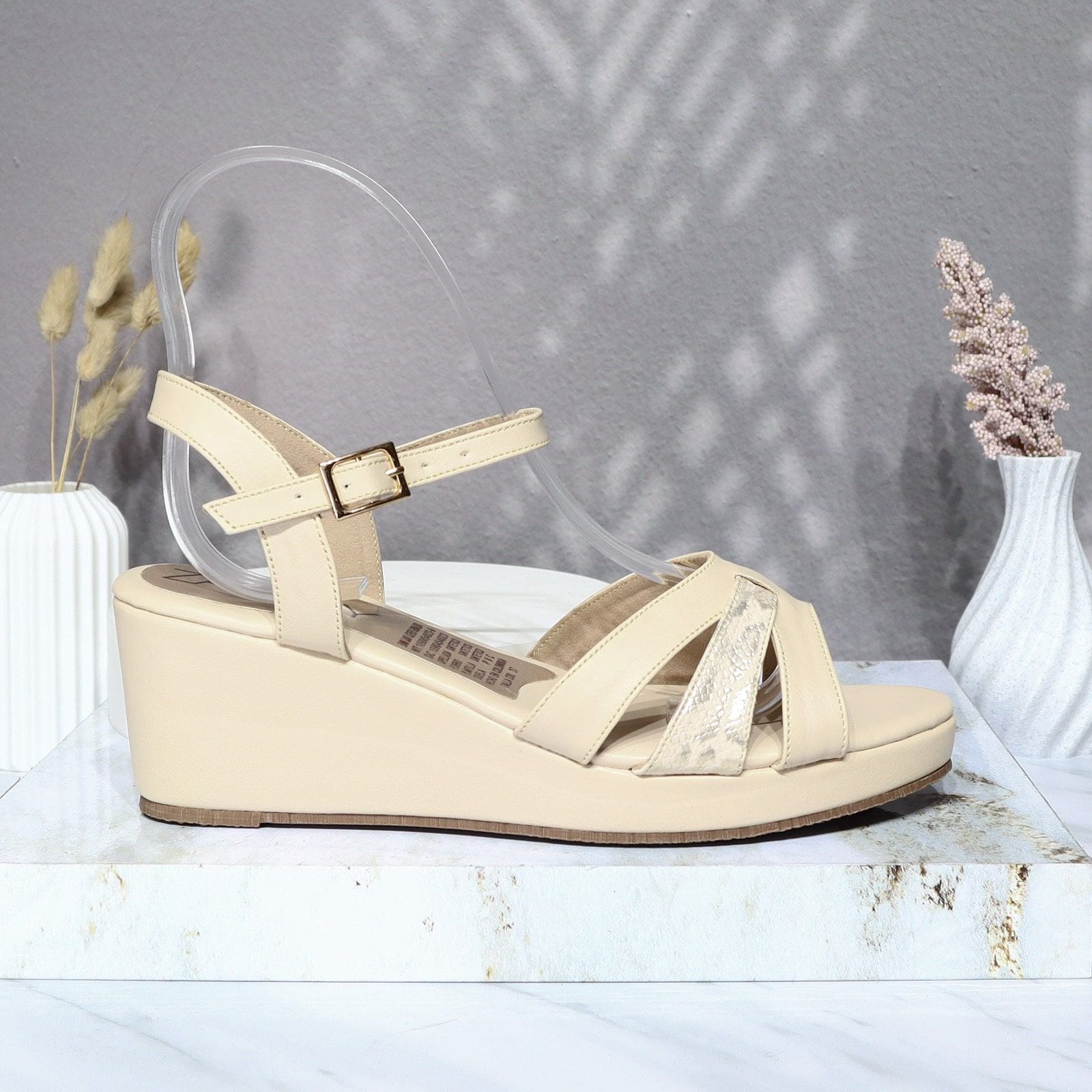 Plataforma baja beige para mujer 317C-Z610