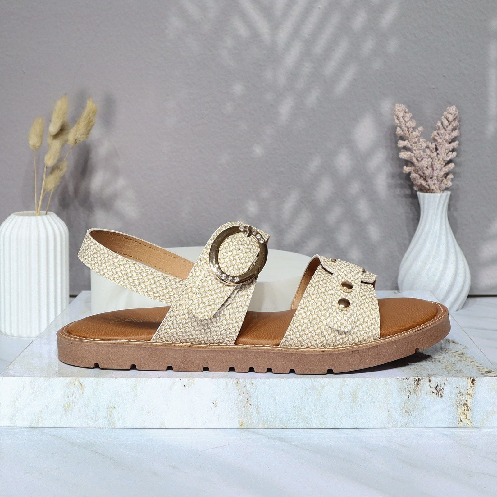 Sandalia plana talco para mujer 324-Z447