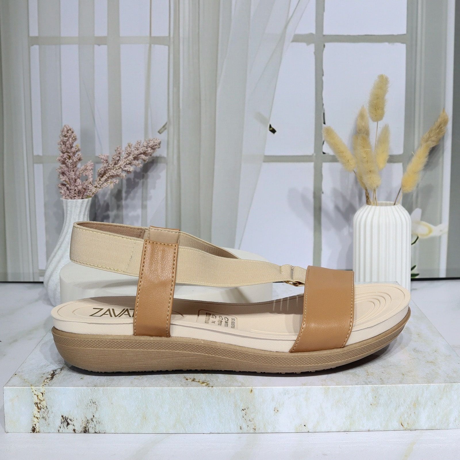 Sandalia plana miel para mujer 417-Z83