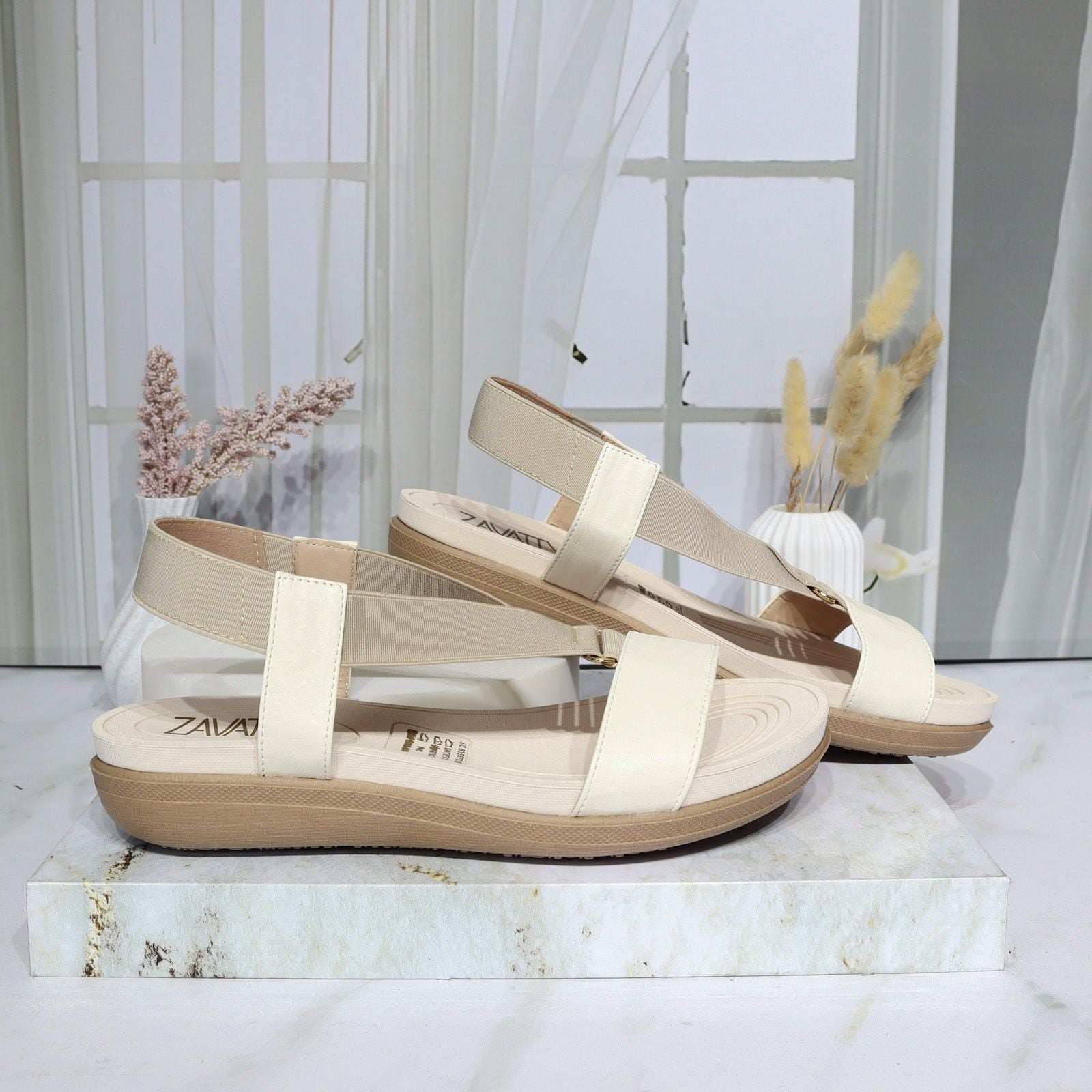 Sandalia plana talco para mujer 417-Z83