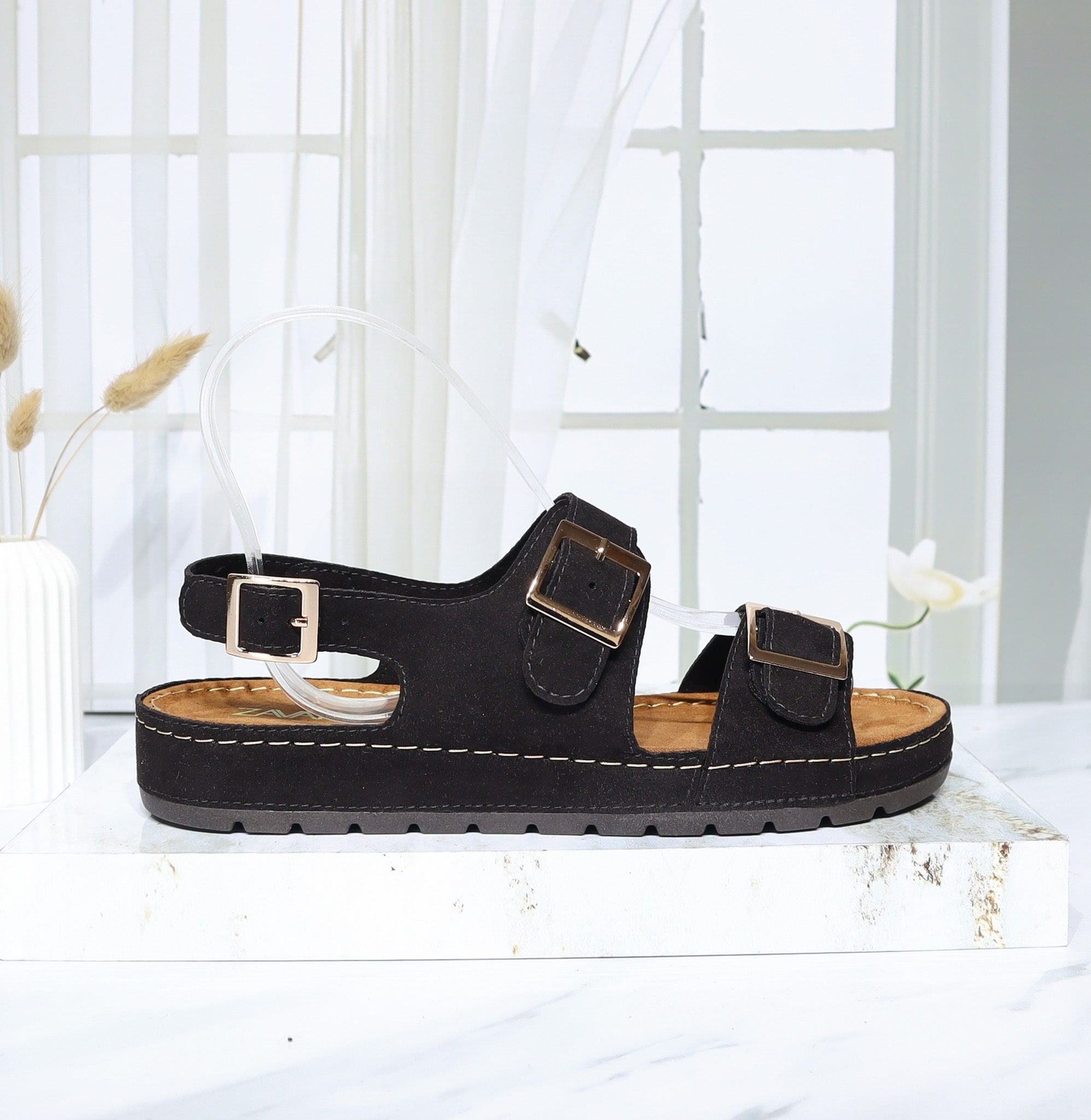 Sandalia plana negro para mujer 540-Z444